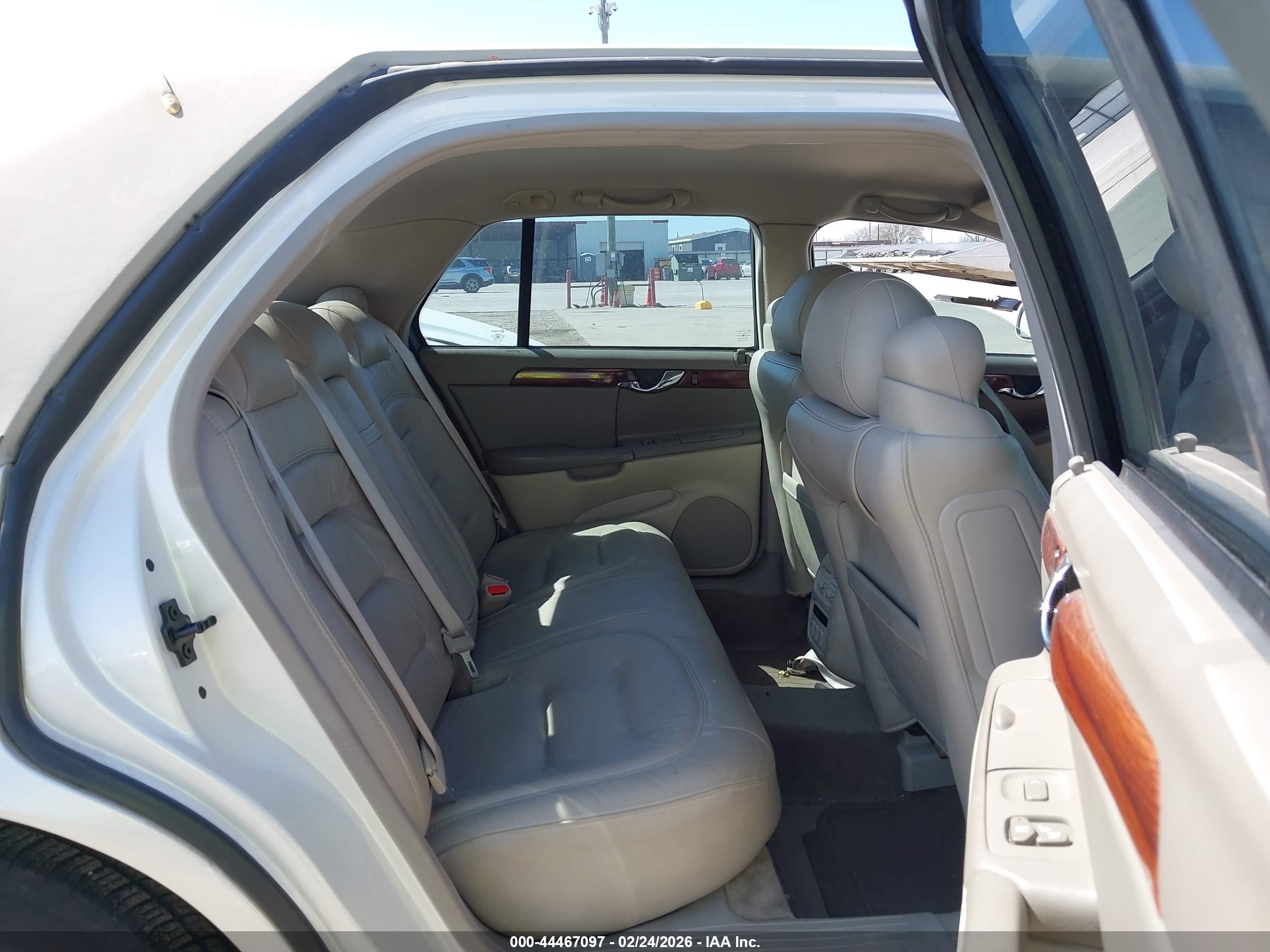 2003 Cadillac Deville Standard White vin: 1G6KD54Y93U221560