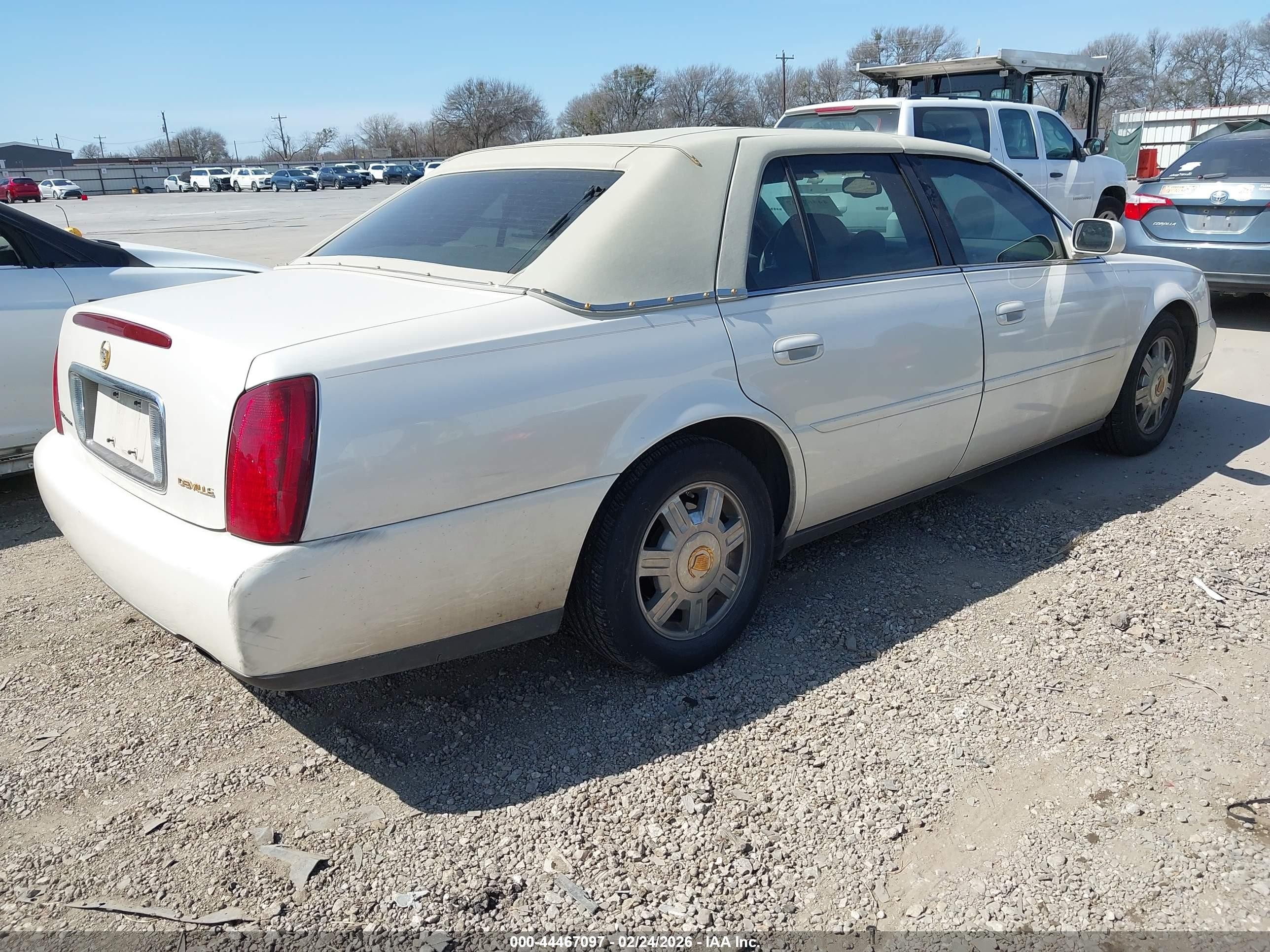 2003 Cadillac Deville Standard White vin: 1G6KD54Y93U221560