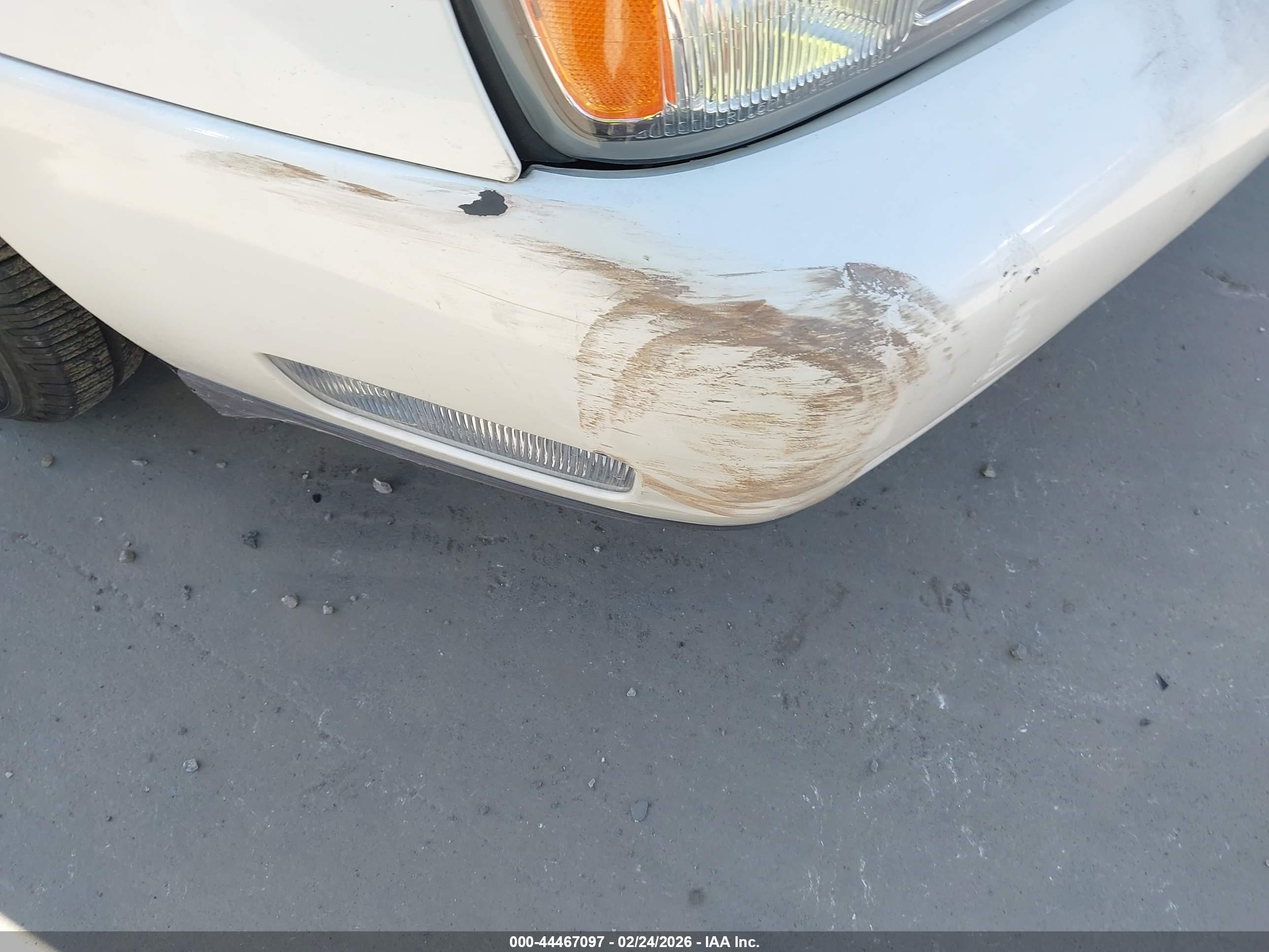 2003 Cadillac Deville Standard White vin: 1G6KD54Y93U221560