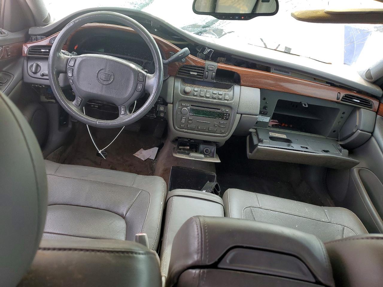 2004 Cadillac Deville White vin: 1G6KD54Y94U101503