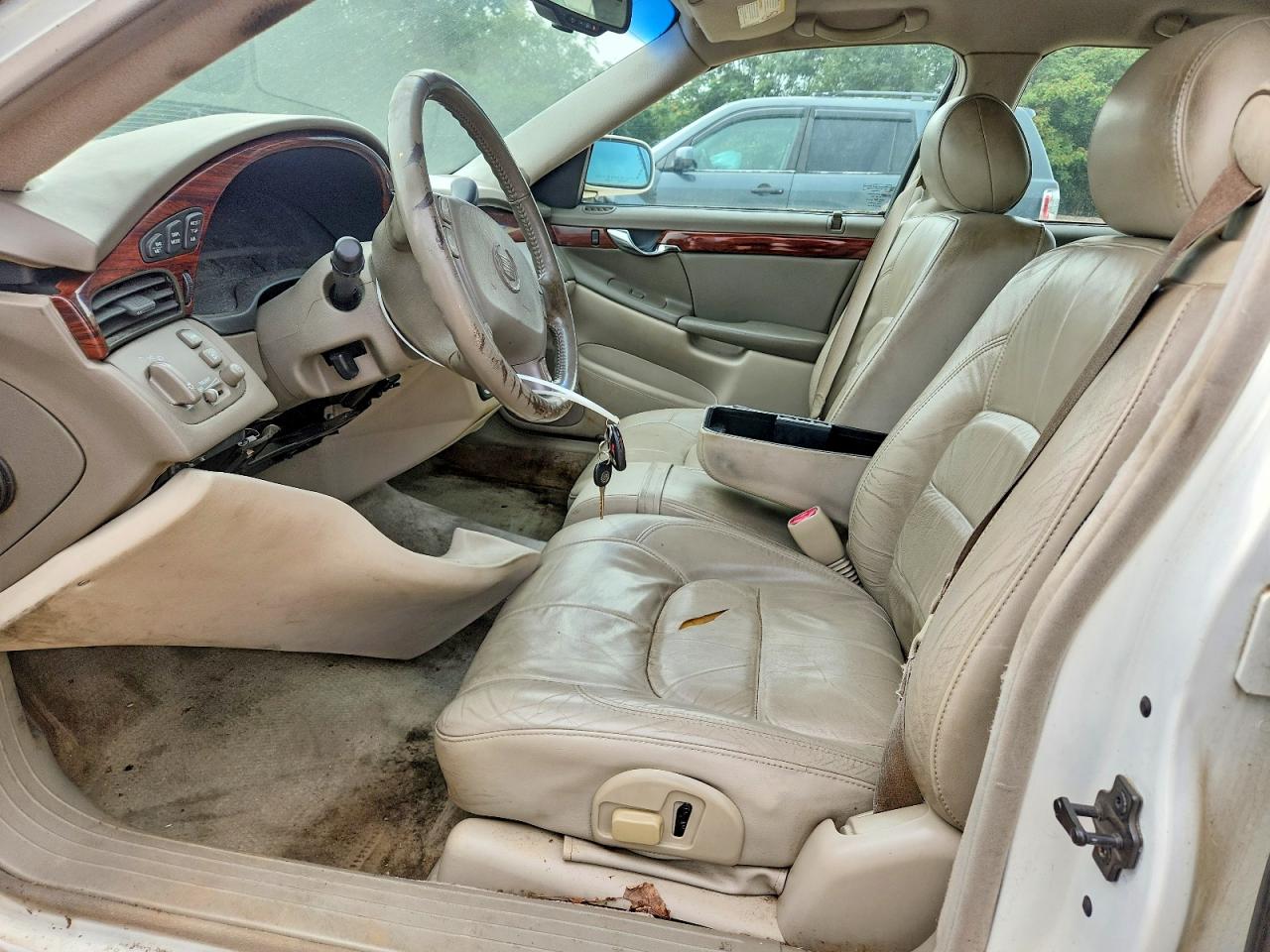 2004 Cadillac Deville White vin: 1G6KD54Y94U138034