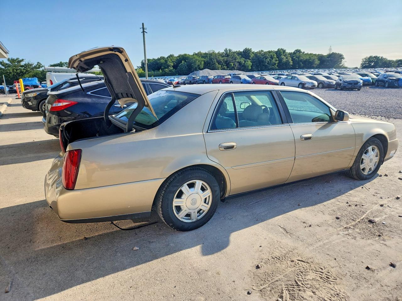 2005 Cadillac Deville Gold vin: 1G6KD54Y95U211162