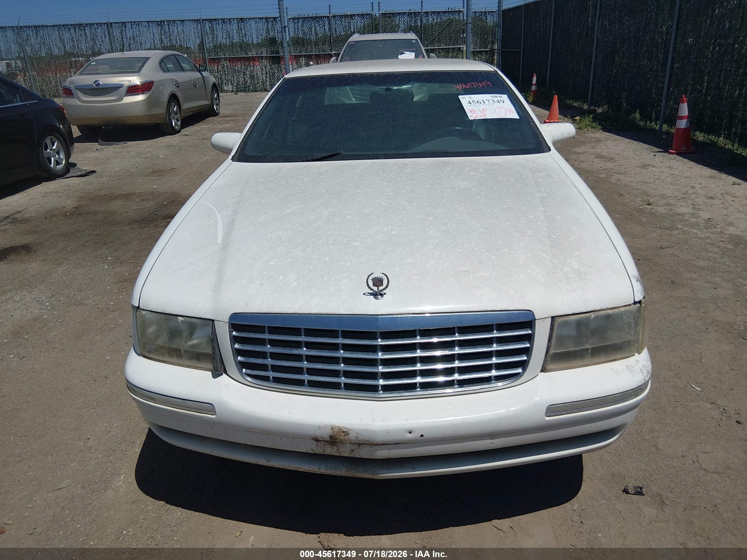1999 Cadillac Deville   Белый vin: 1G6KD54Y9XU720994