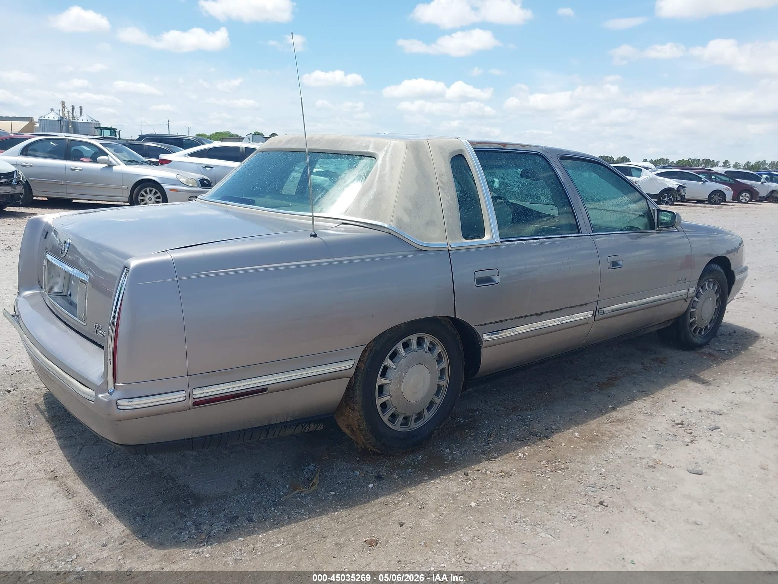 1999 Cadillac Deville Standard Tan vin: 1G6KD54Y9XU734569