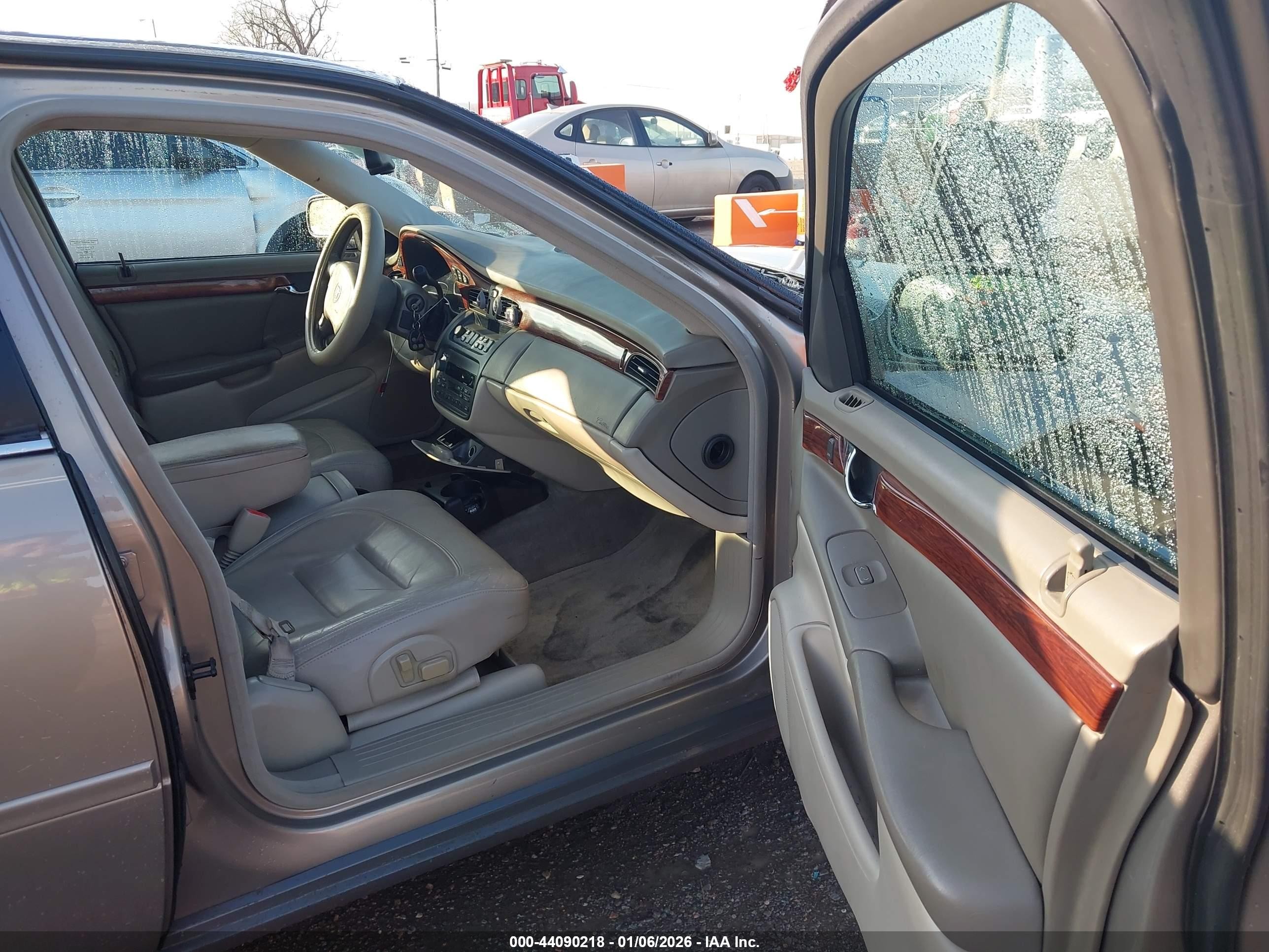2000 Cadillac Deville Standard Gold vin: 1G6KD54Y9YU329488