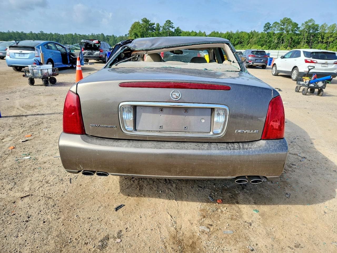 2003 Cadillac Deville Brown vin: 1G6KD54YX3U211748