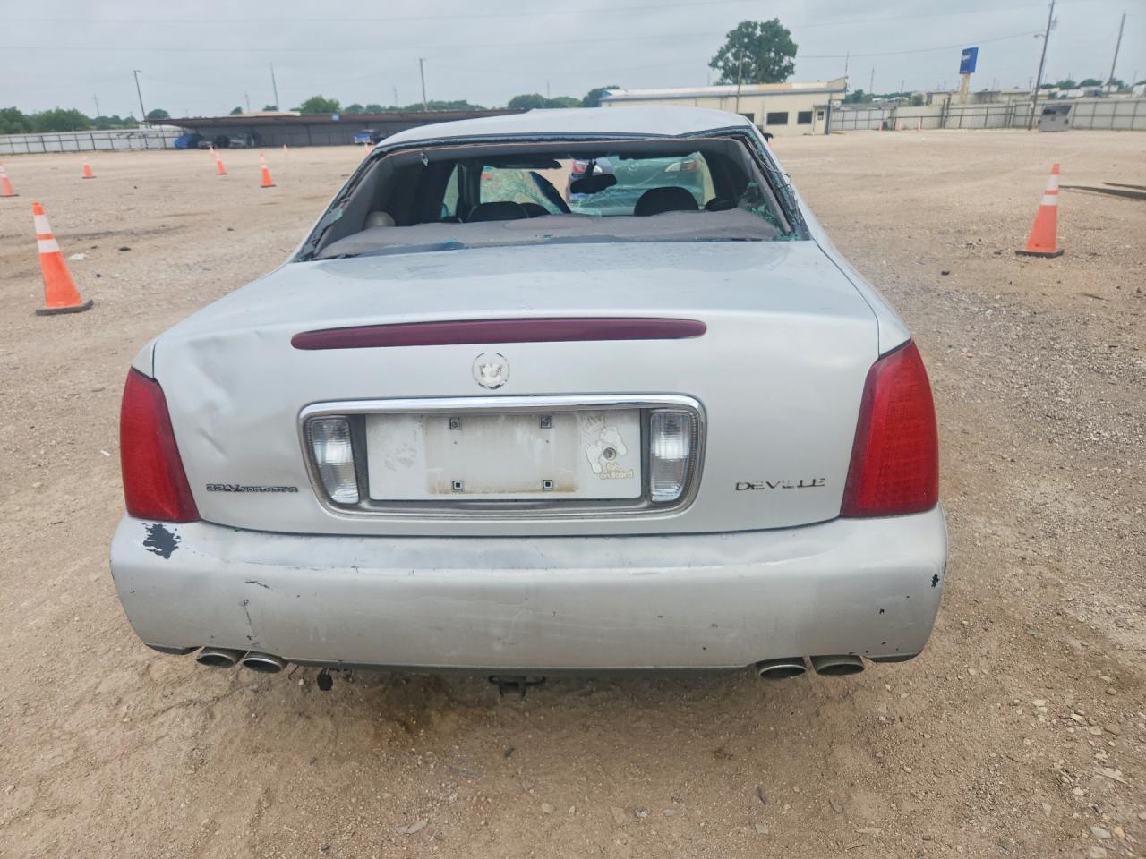 2003 Cadillac Deville Silver vin: 1G6KD54YX3U235838