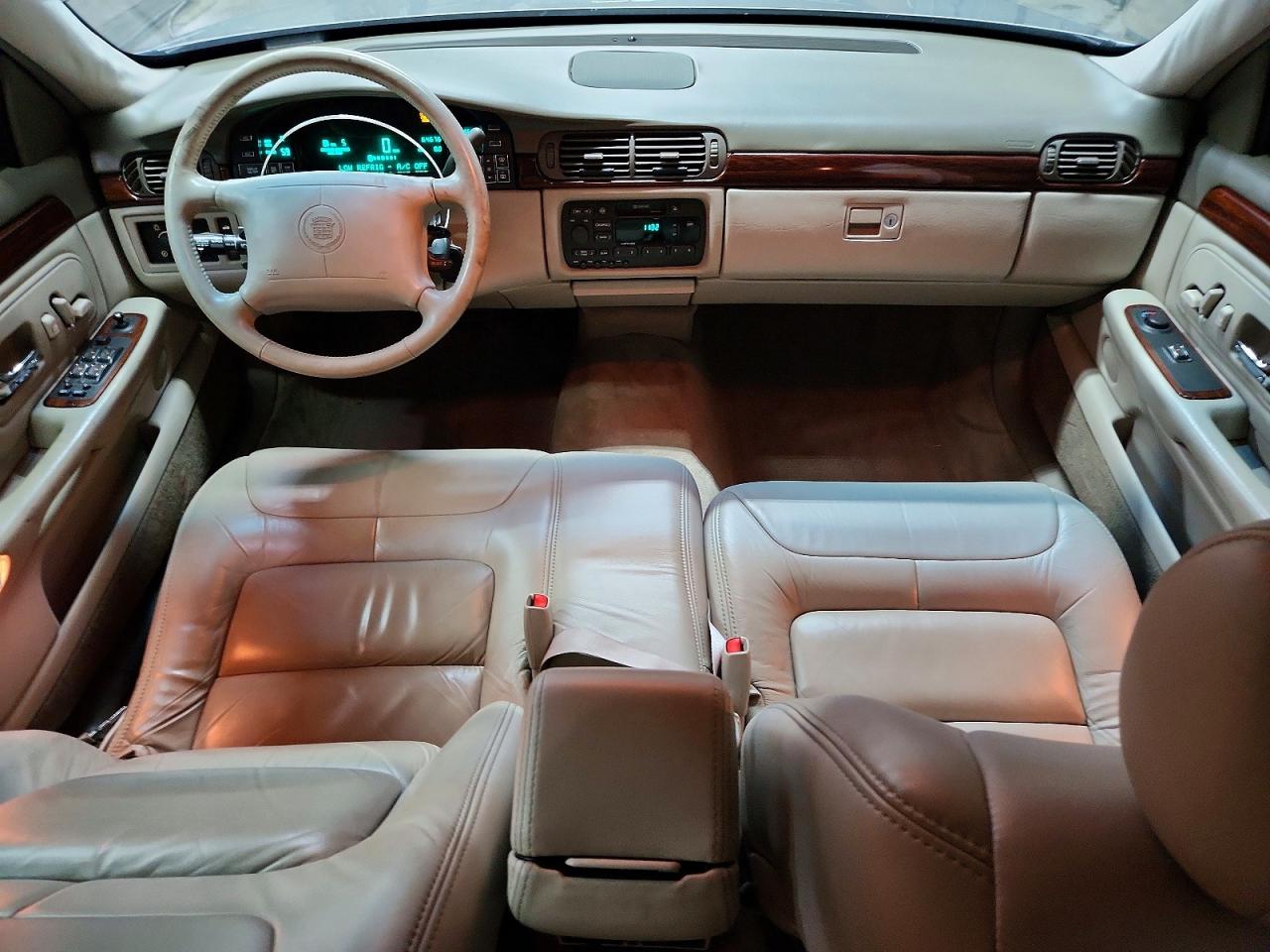 1998 Cadillac Deville Желто-коричневый vin: 1G6KD54YXWU770396