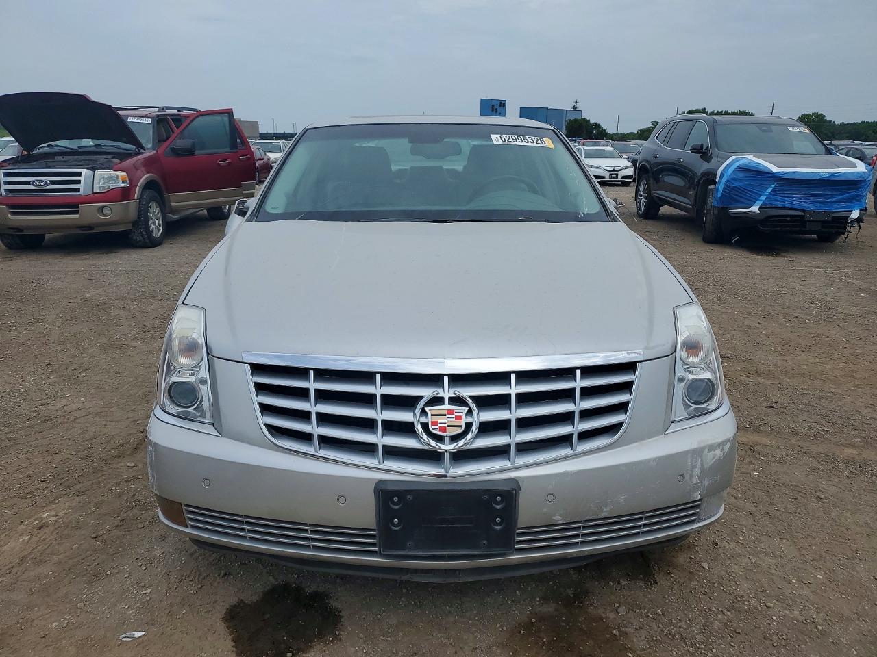 2007 Cadillac Dts Серебряный vin: 1G6KD57927U233186