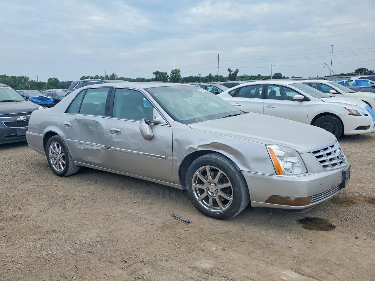 2007 Cadillac Dts Серебряный vin: 1G6KD57927U233186