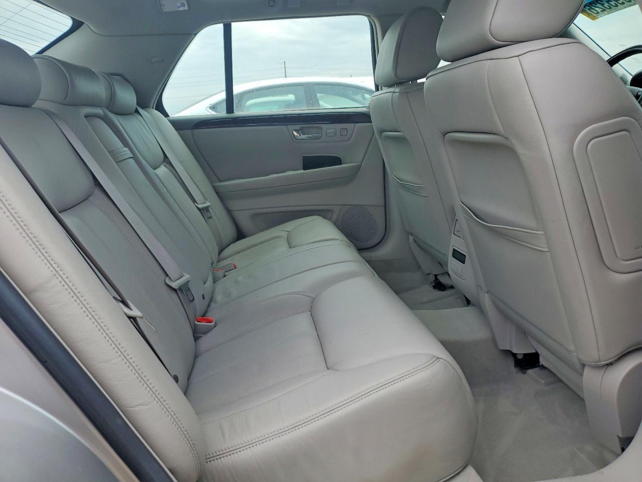 2007 Cadillac Dts Серебряный vin: 1G6KD57927U233186