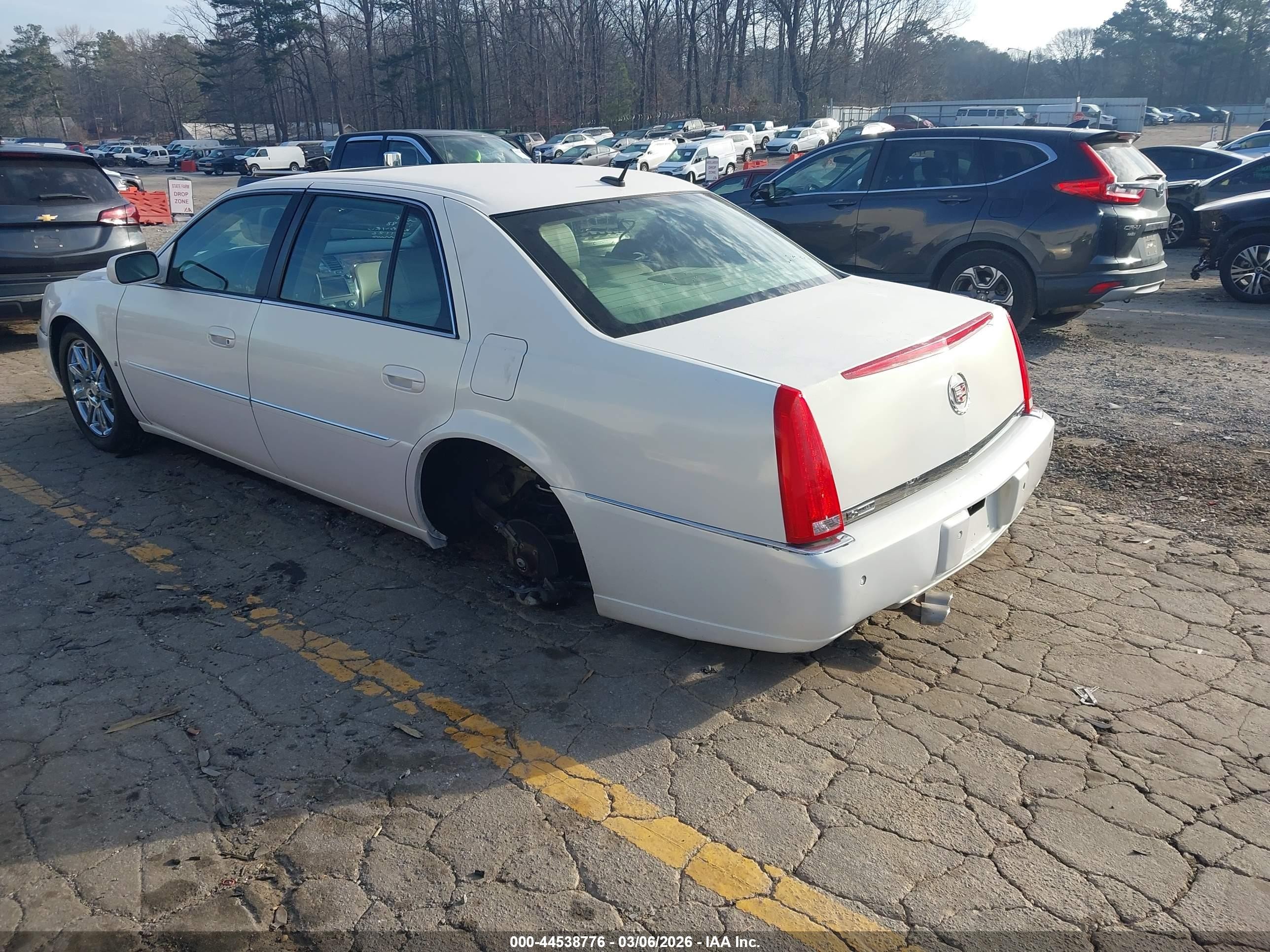 2007 Cadillac Dts Performance Белый vin: 1G6KD57947U163450