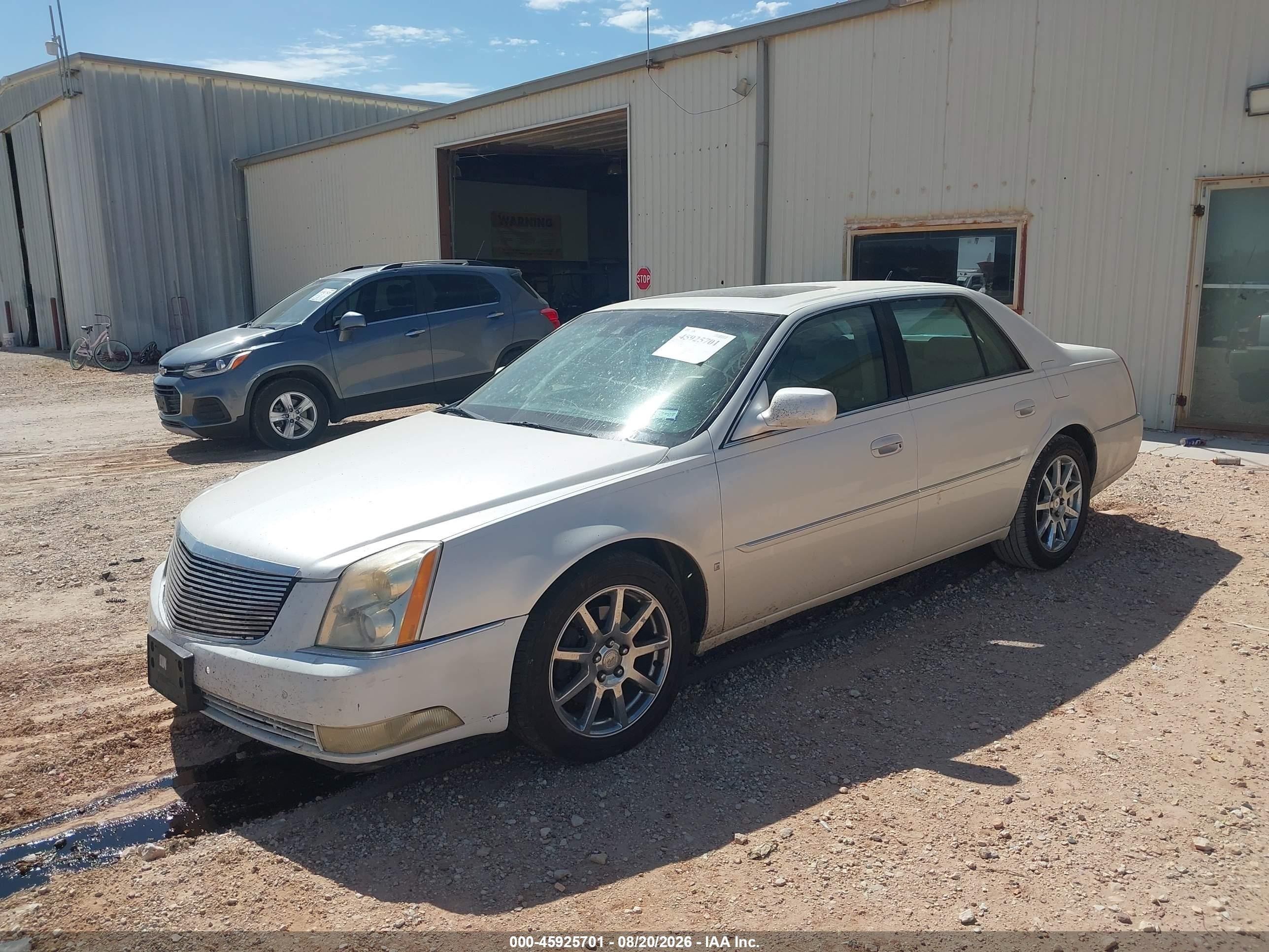 2008 Cadillac Dts 1se Белый vin: 1G6KD57978U133098