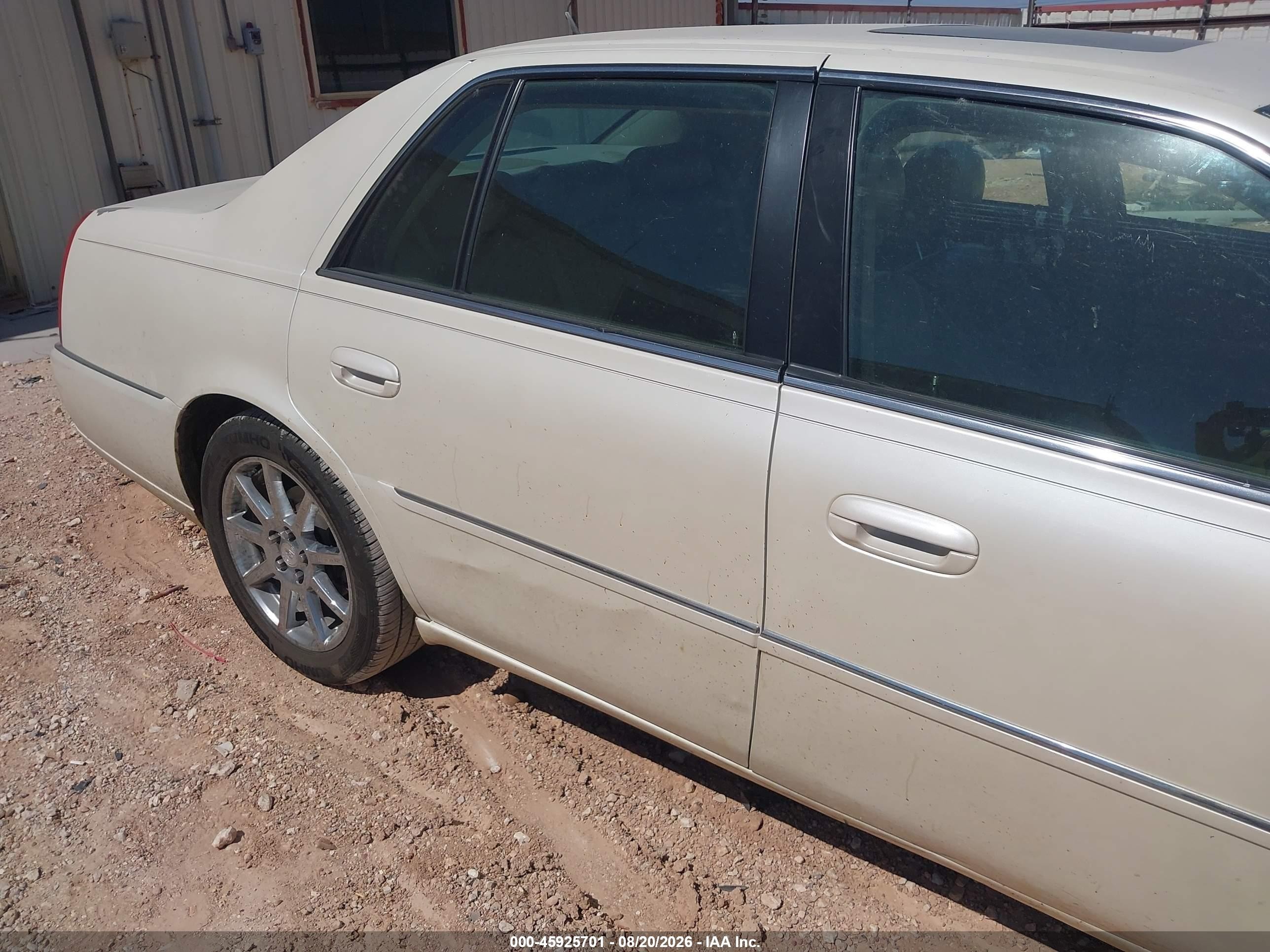 2008 Cadillac Dts 1se Белый vin: 1G6KD57978U133098