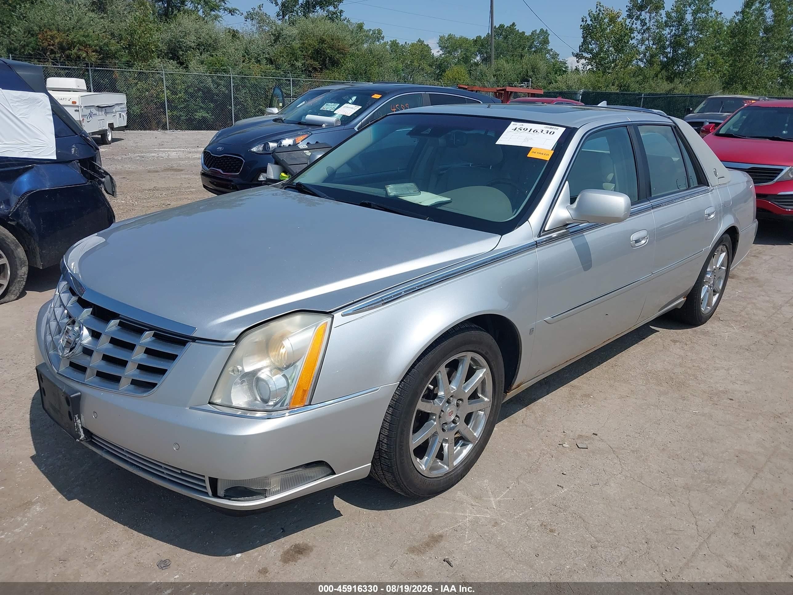 2009 Cadillac Dts Silver vin: 1G6KD57999U109130