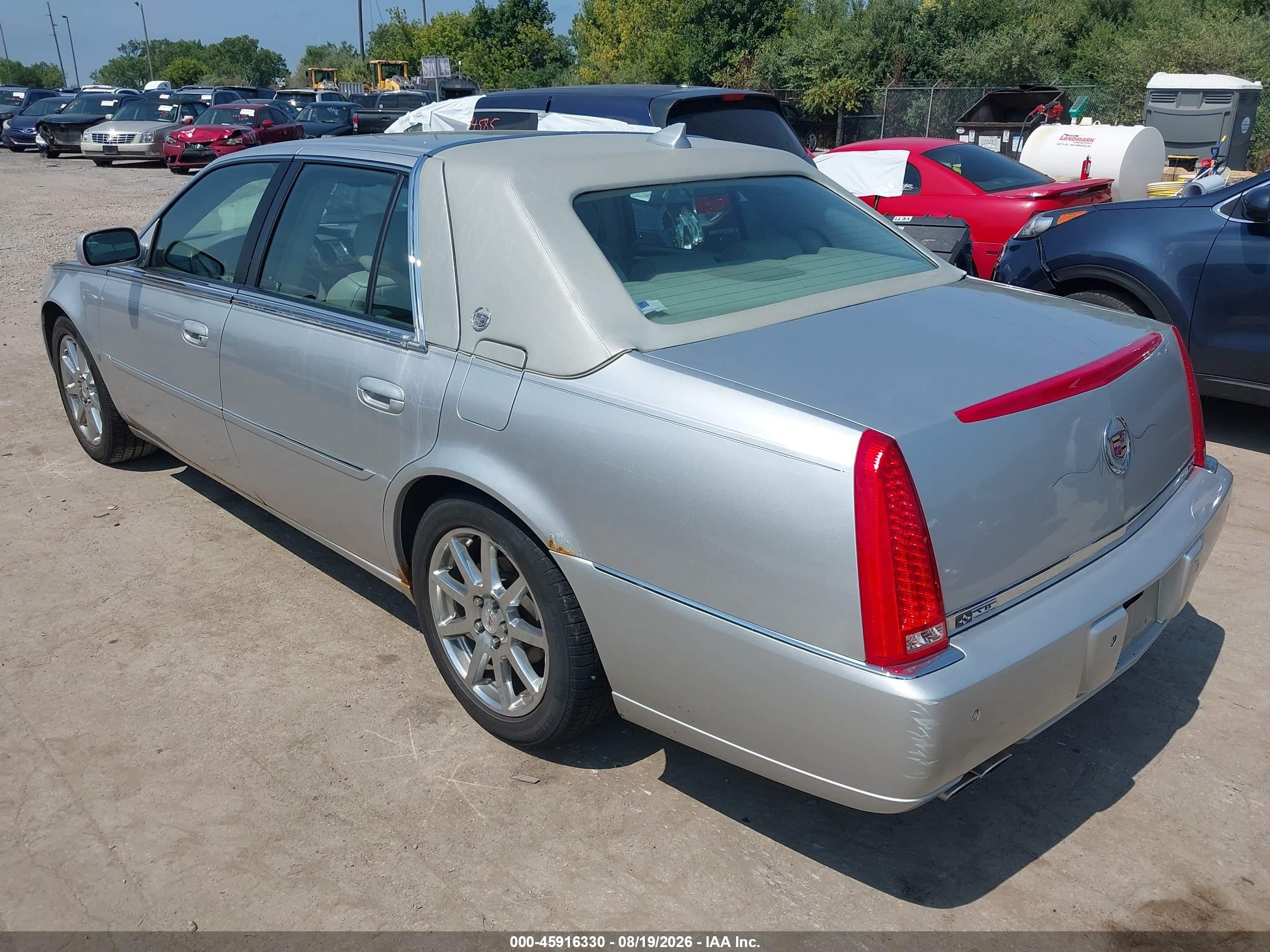 2009 Cadillac Dts Silver vin: 1G6KD57999U109130