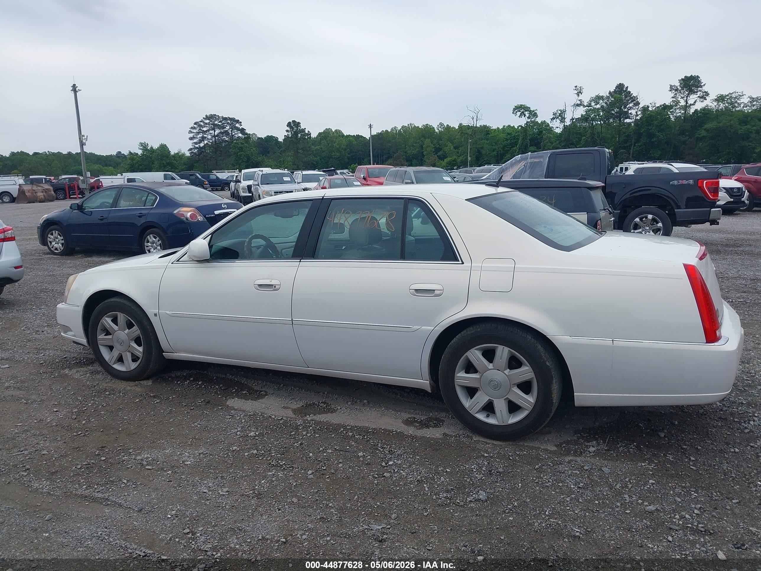 2006 Cadillac Dts Standard Белый vin: 1G6KD57Y06U147512