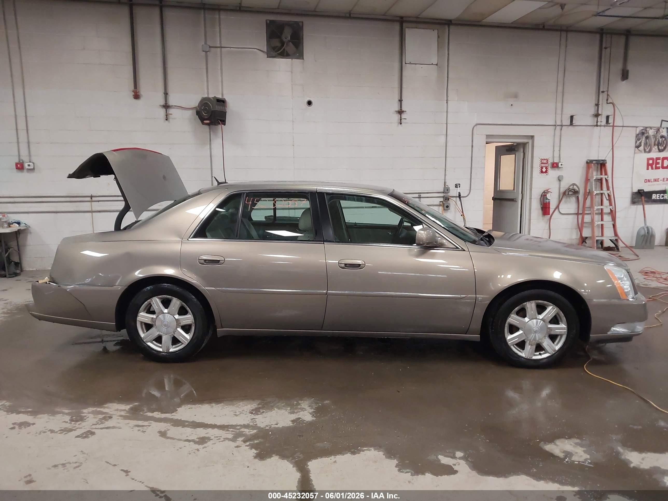 2007 Cadillac Dts Luxury I Gold vin: 1G6KD57Y07U192242