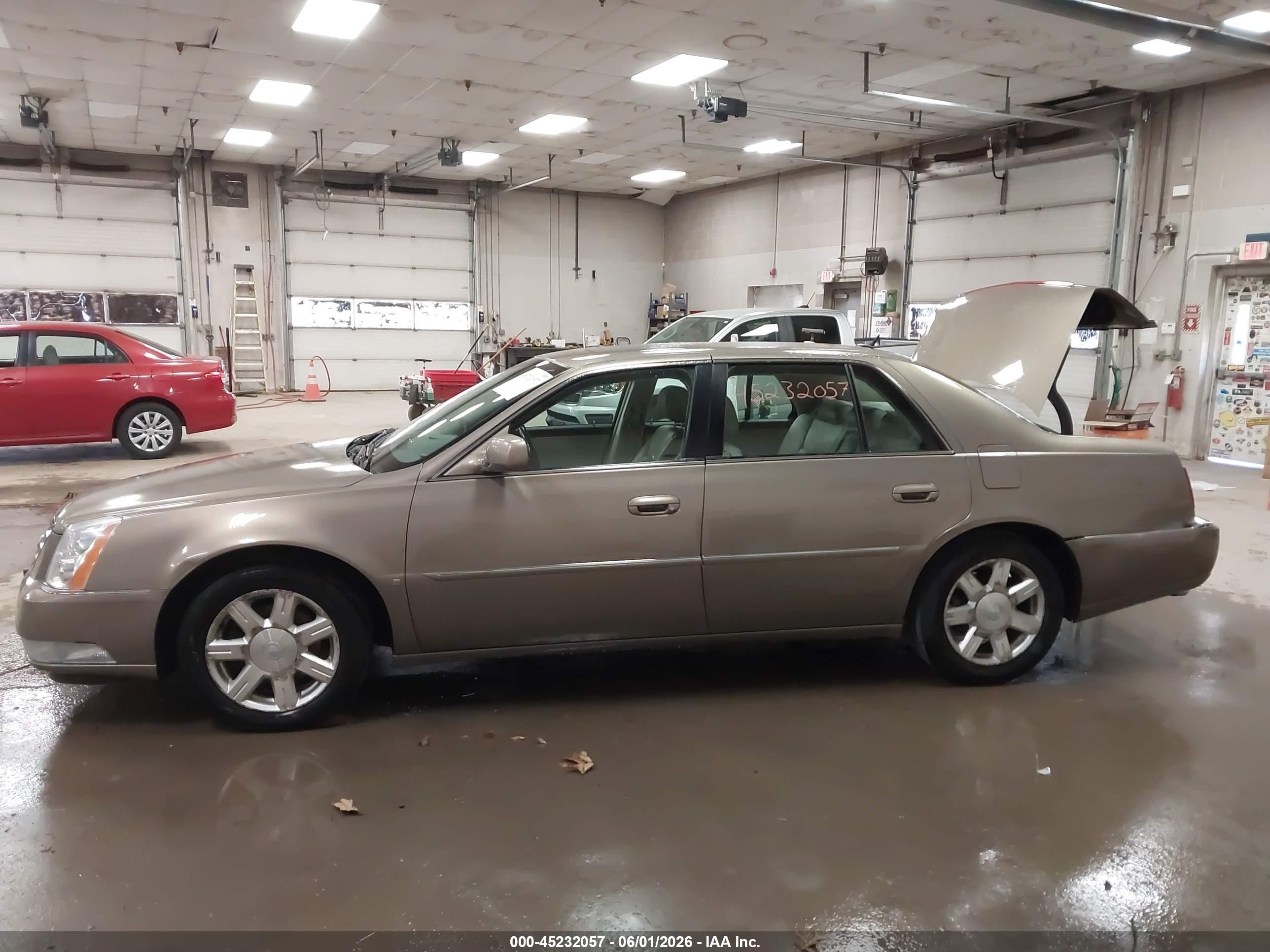 2007 Cadillac Dts Luxury I Gold vin: 1G6KD57Y07U192242