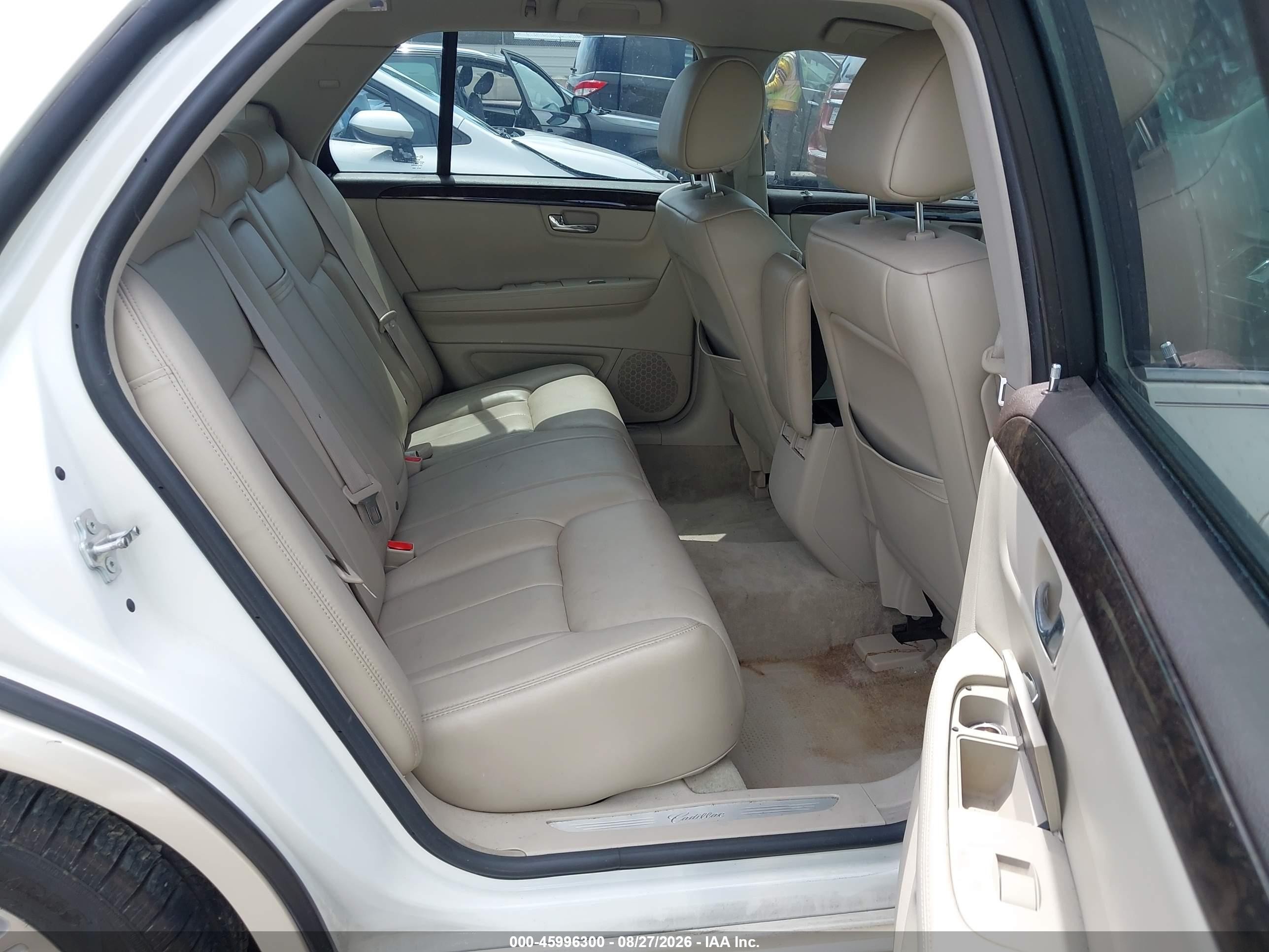 2008 Cadillac Dts 1sa Белый vin: 1G6KD57Y08U100516