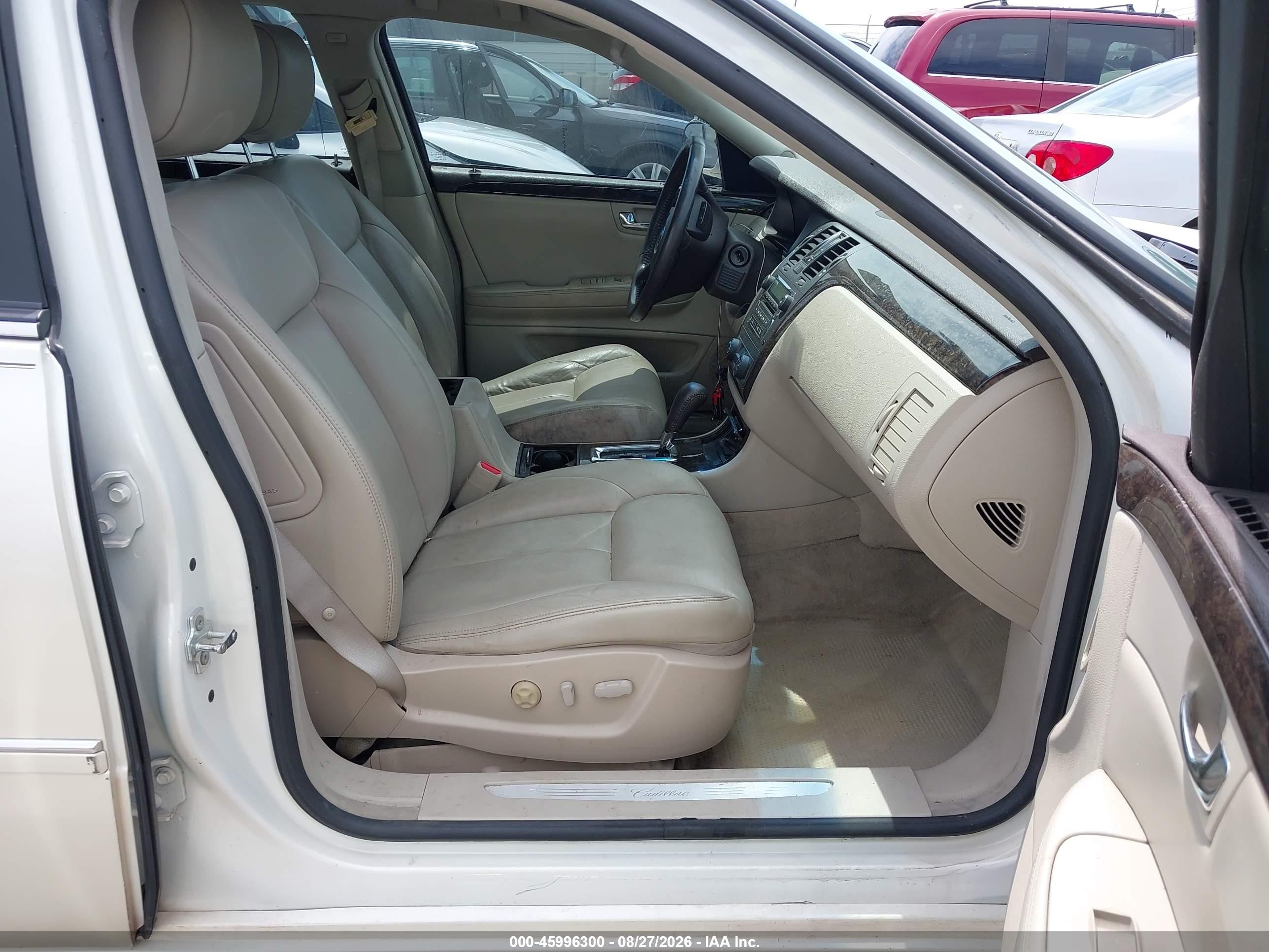 2008 Cadillac Dts 1sa Белый vin: 1G6KD57Y08U100516