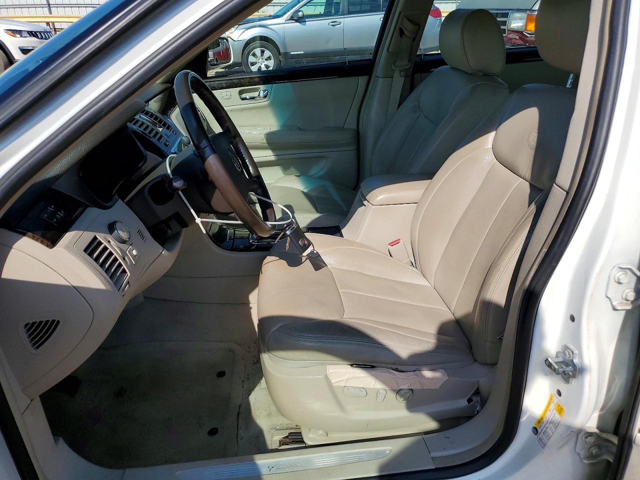 2008 Cadillac Dts White vin: 1G6KD57Y08U147724