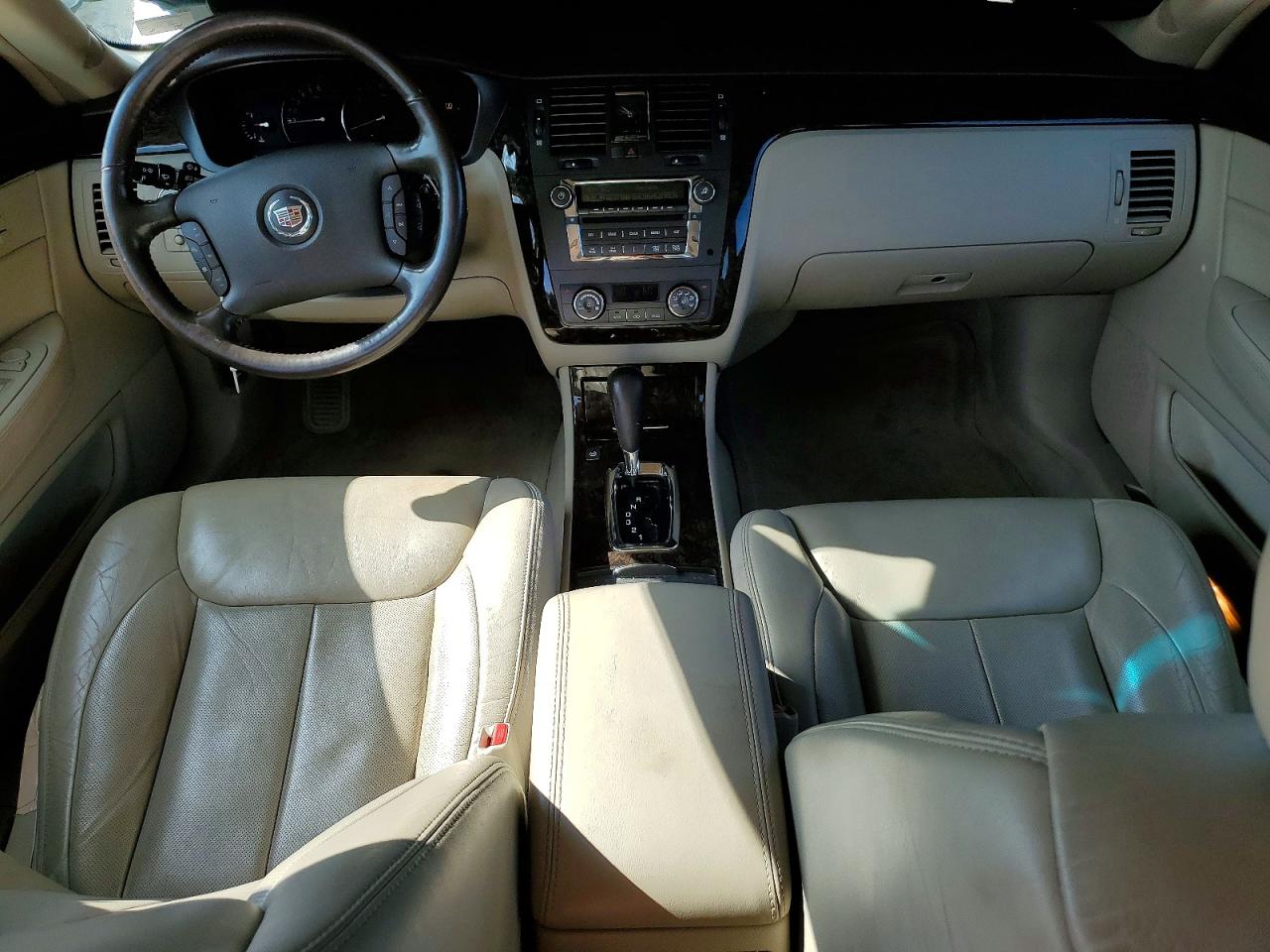 2008 Cadillac Dts White vin: 1G6KD57Y08U147724