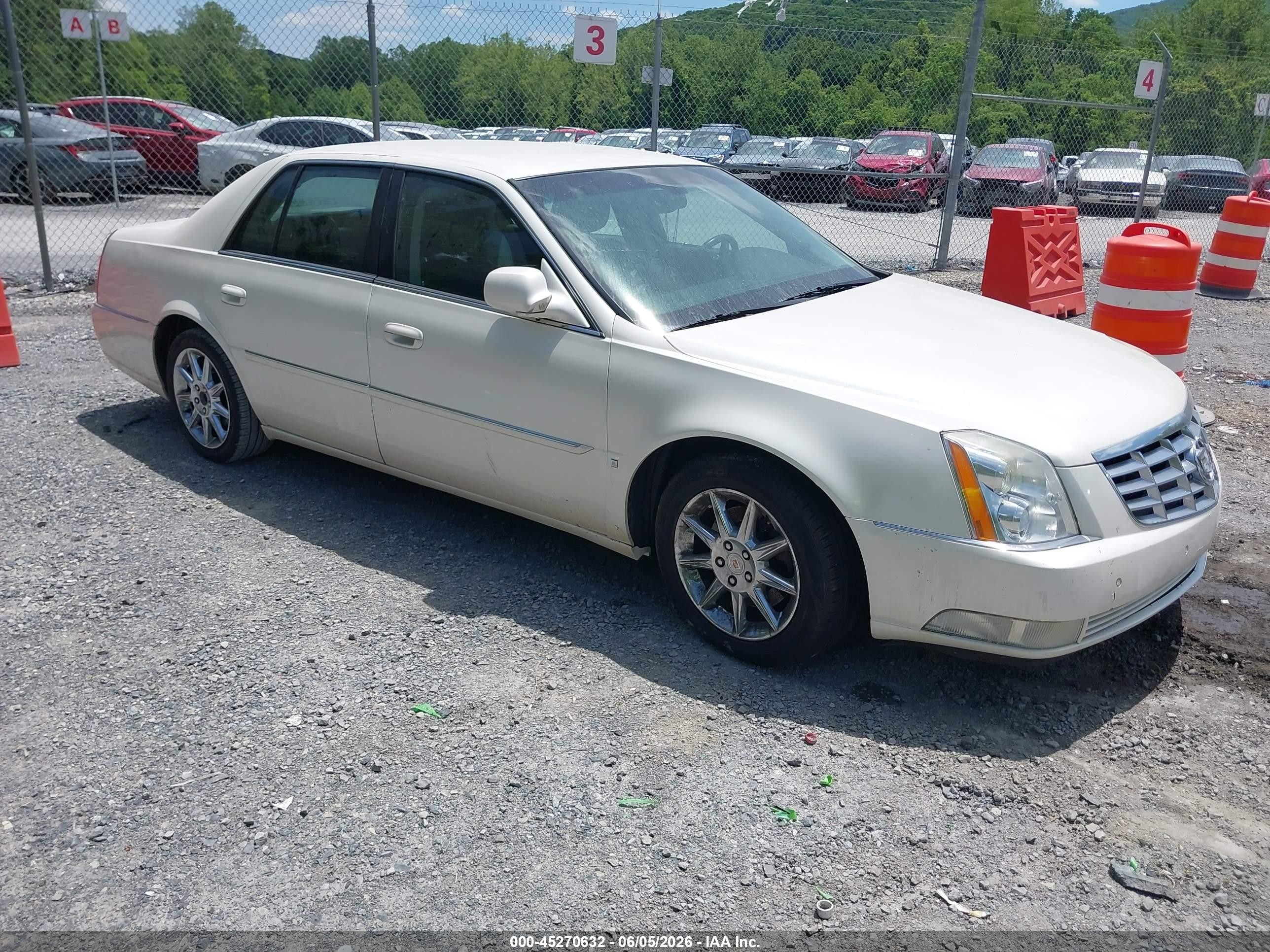 2008 Cadillac Dts 1sb White vin: 1G6KD57Y08U160098