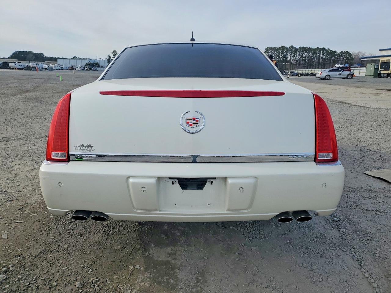 2008 Cadillac Dts Белый vin: 1G6KD57Y18U163558