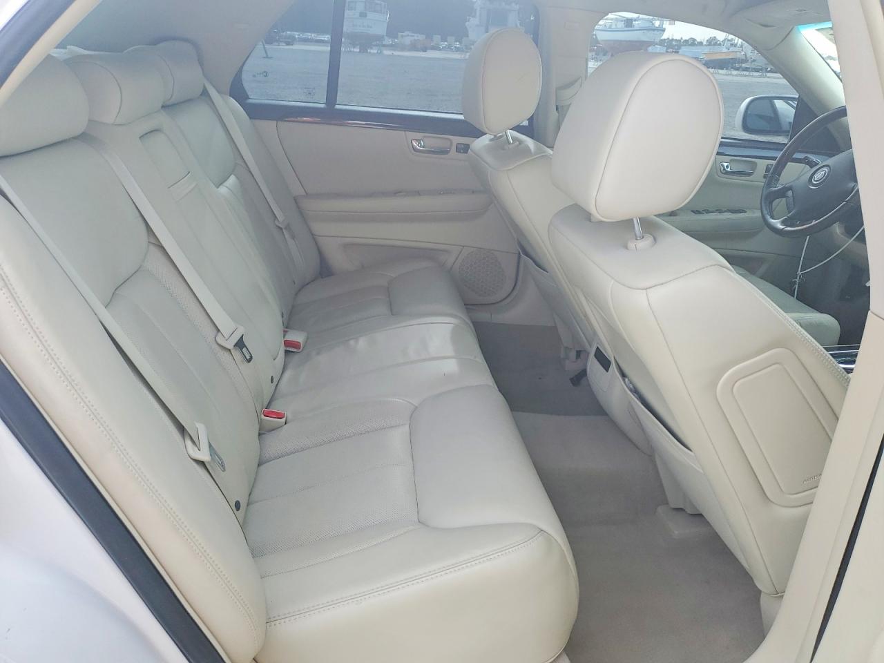 2008 Cadillac Dts Белый vin: 1G6KD57Y18U163558
