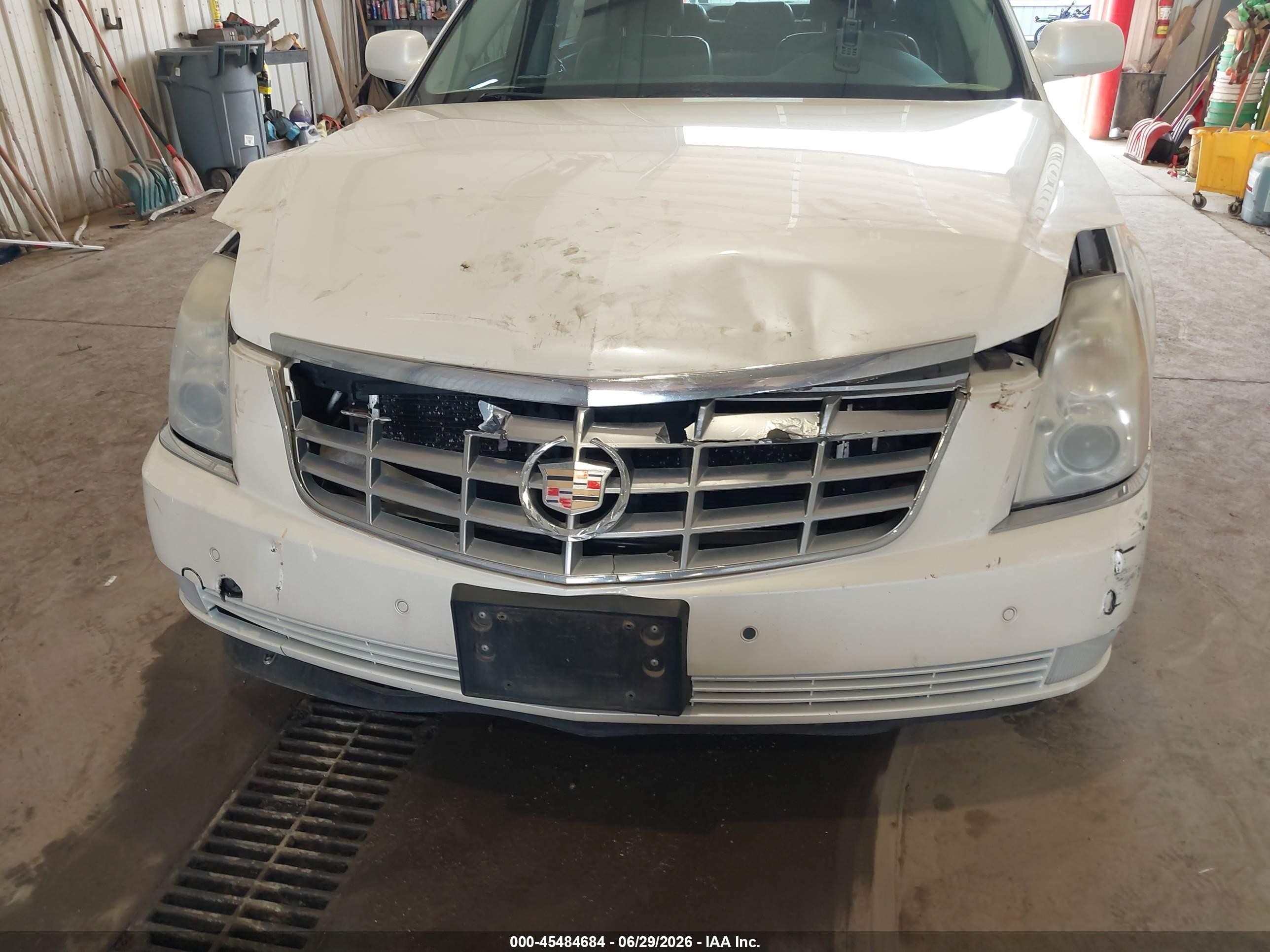 2008 Cadillac Dts 1sc White vin: 1G6KD57Y18U191702