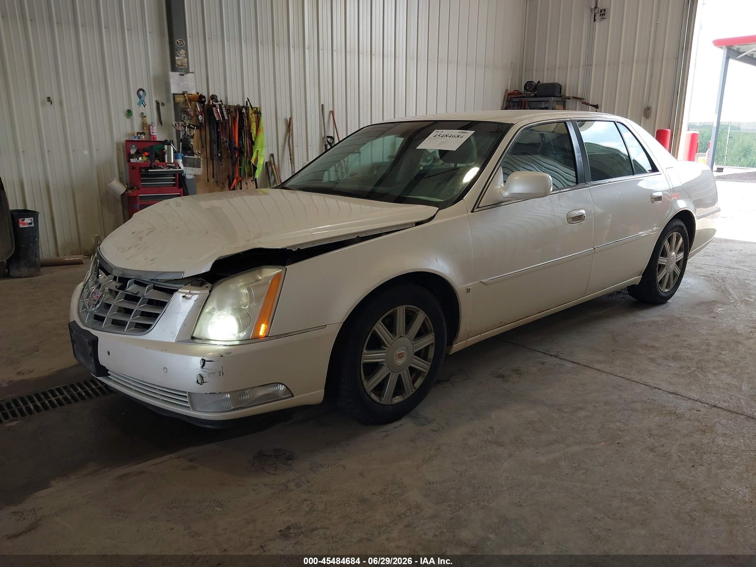 2008 Cadillac Dts 1sc White vin: 1G6KD57Y18U191702