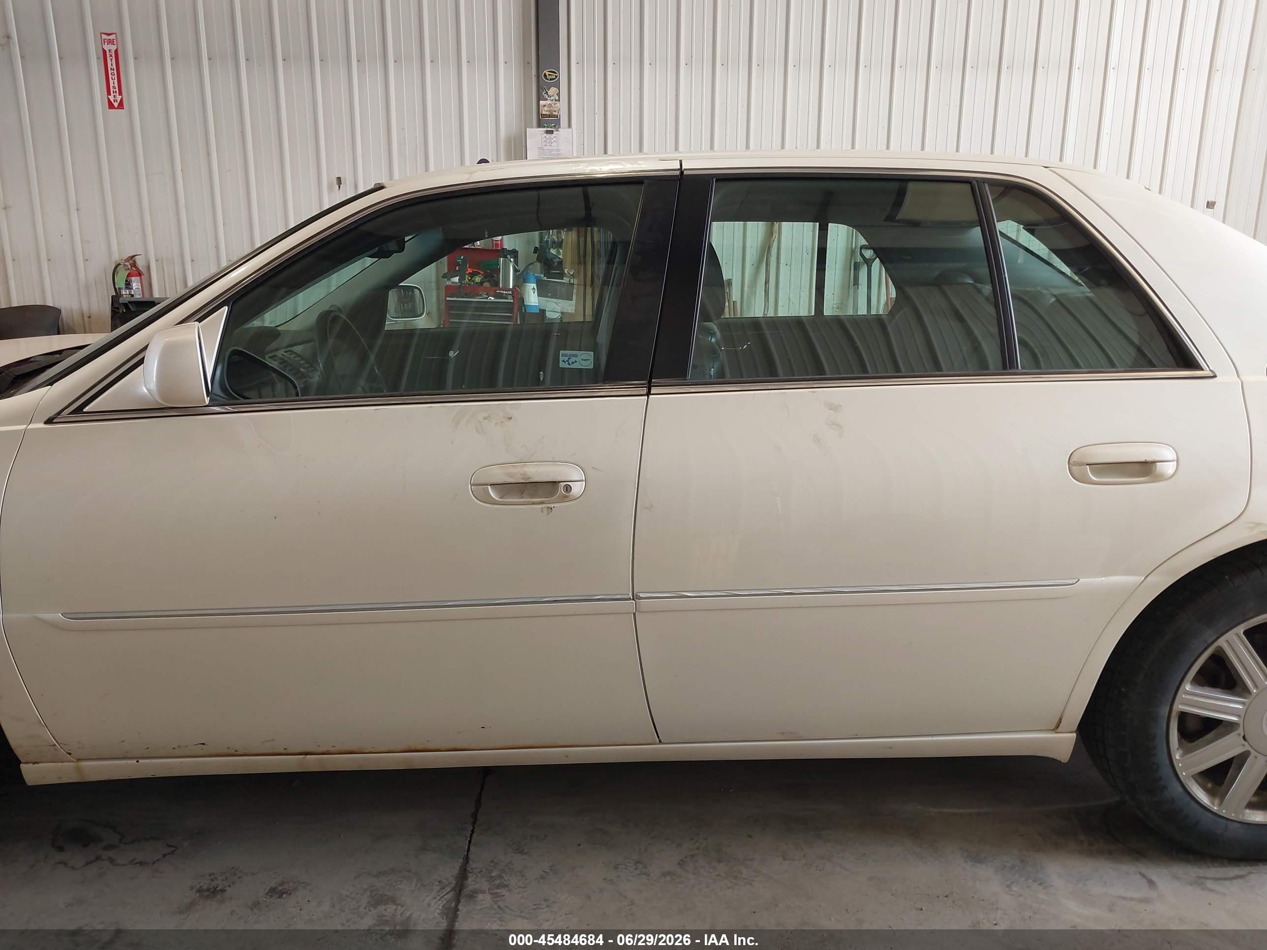 2008 Cadillac Dts 1sc White vin: 1G6KD57Y18U191702