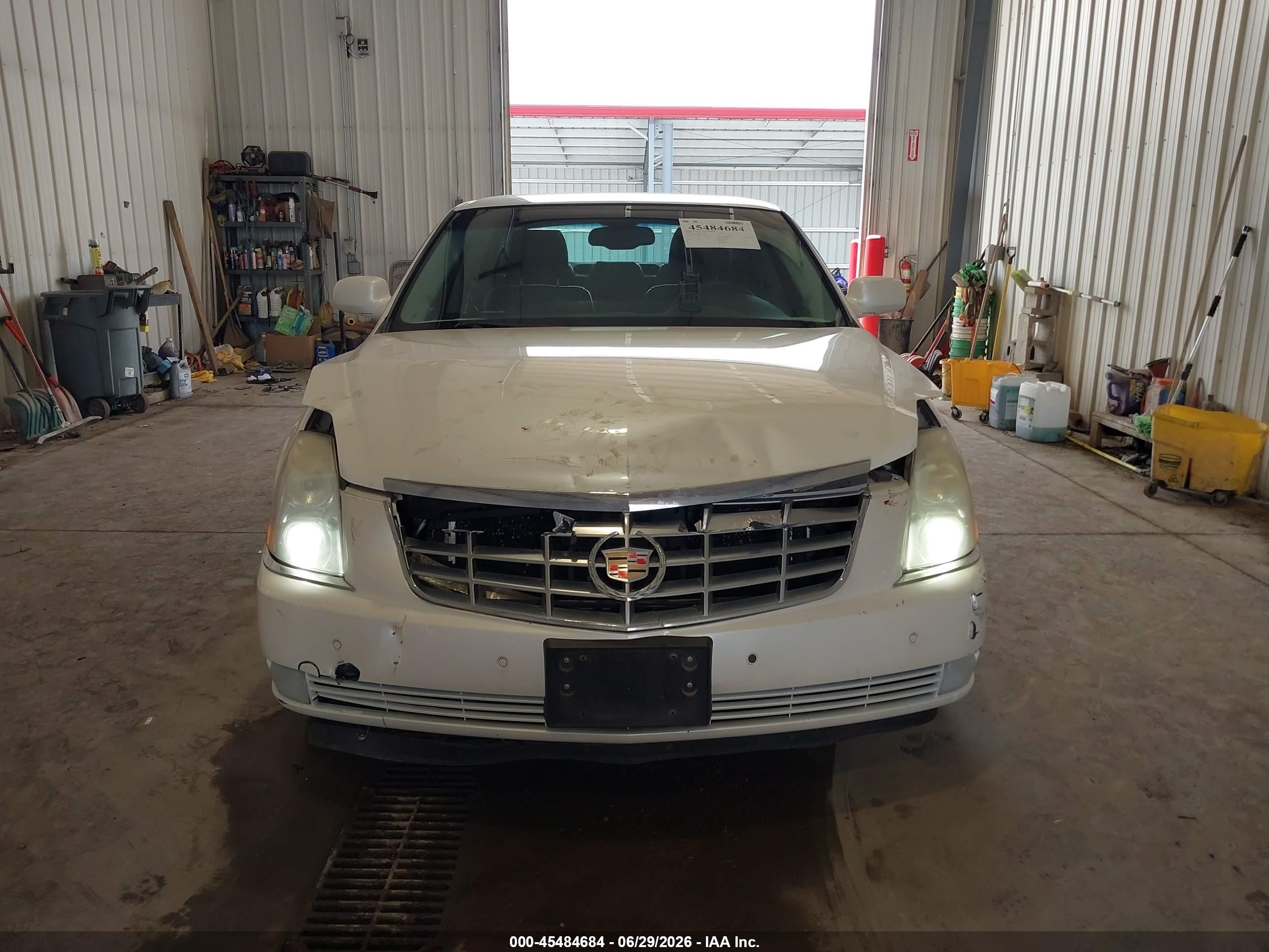 2008 Cadillac Dts 1sc White vin: 1G6KD57Y18U191702