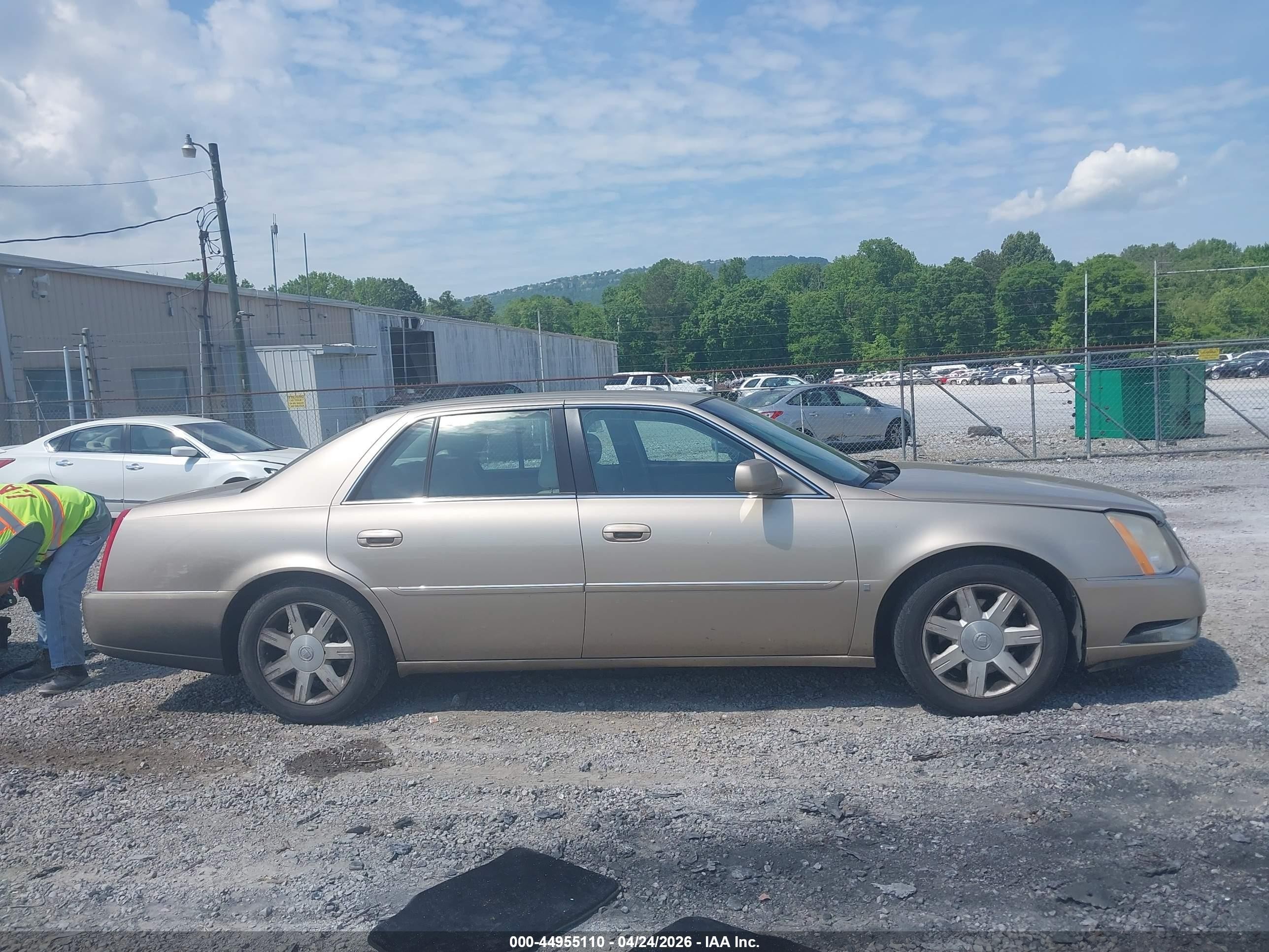 2006 Cadillac Dts Standard Gold vin: 1G6KD57Y26U103463