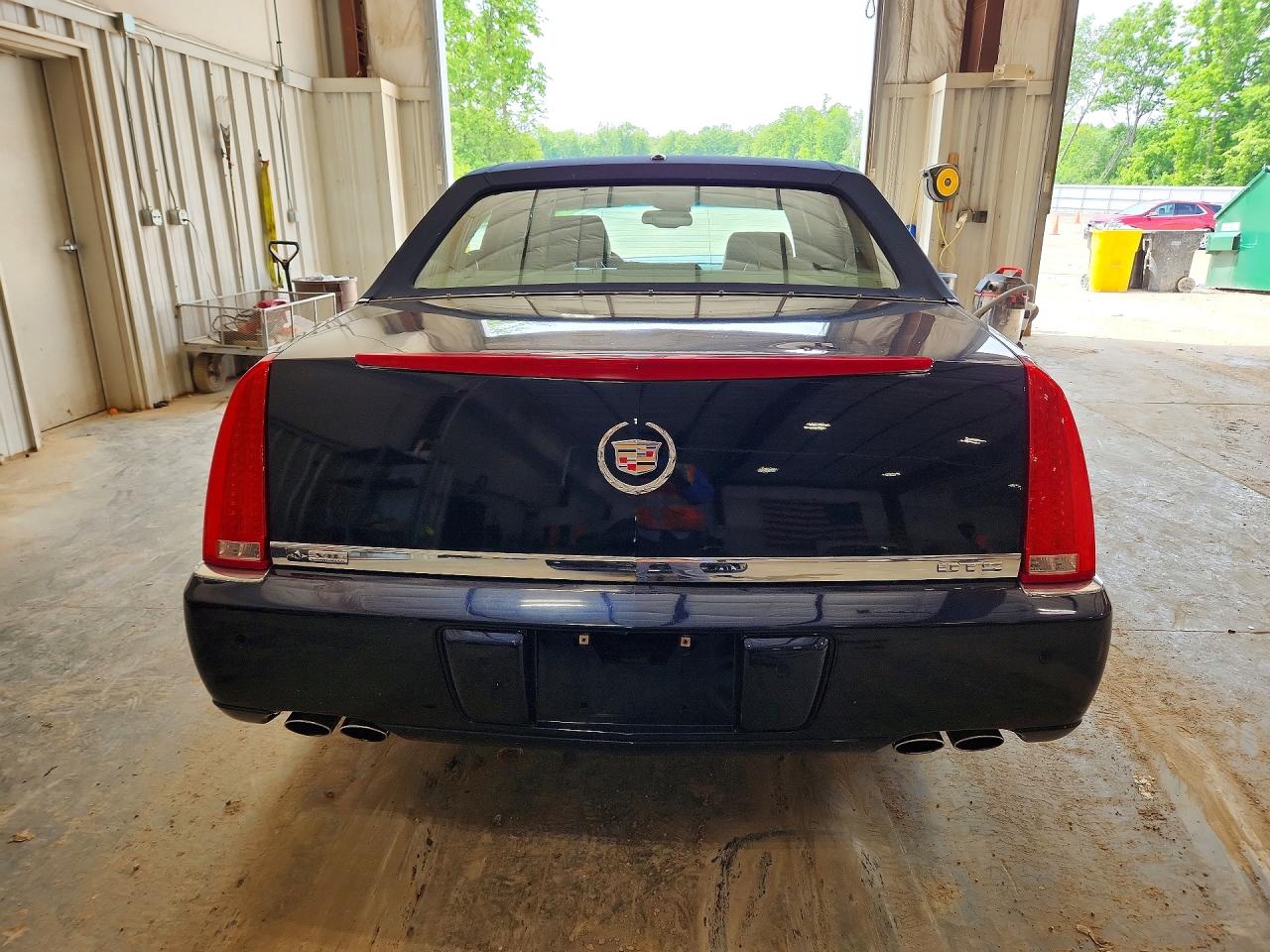 2007 Cadillac Dts Blue vin: 1G6KD57Y27U159341