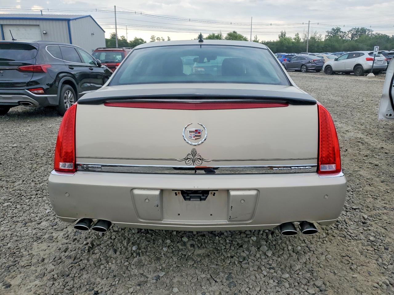 2008 Cadillac Dts Gold vin: 1G6KD57Y28U189554