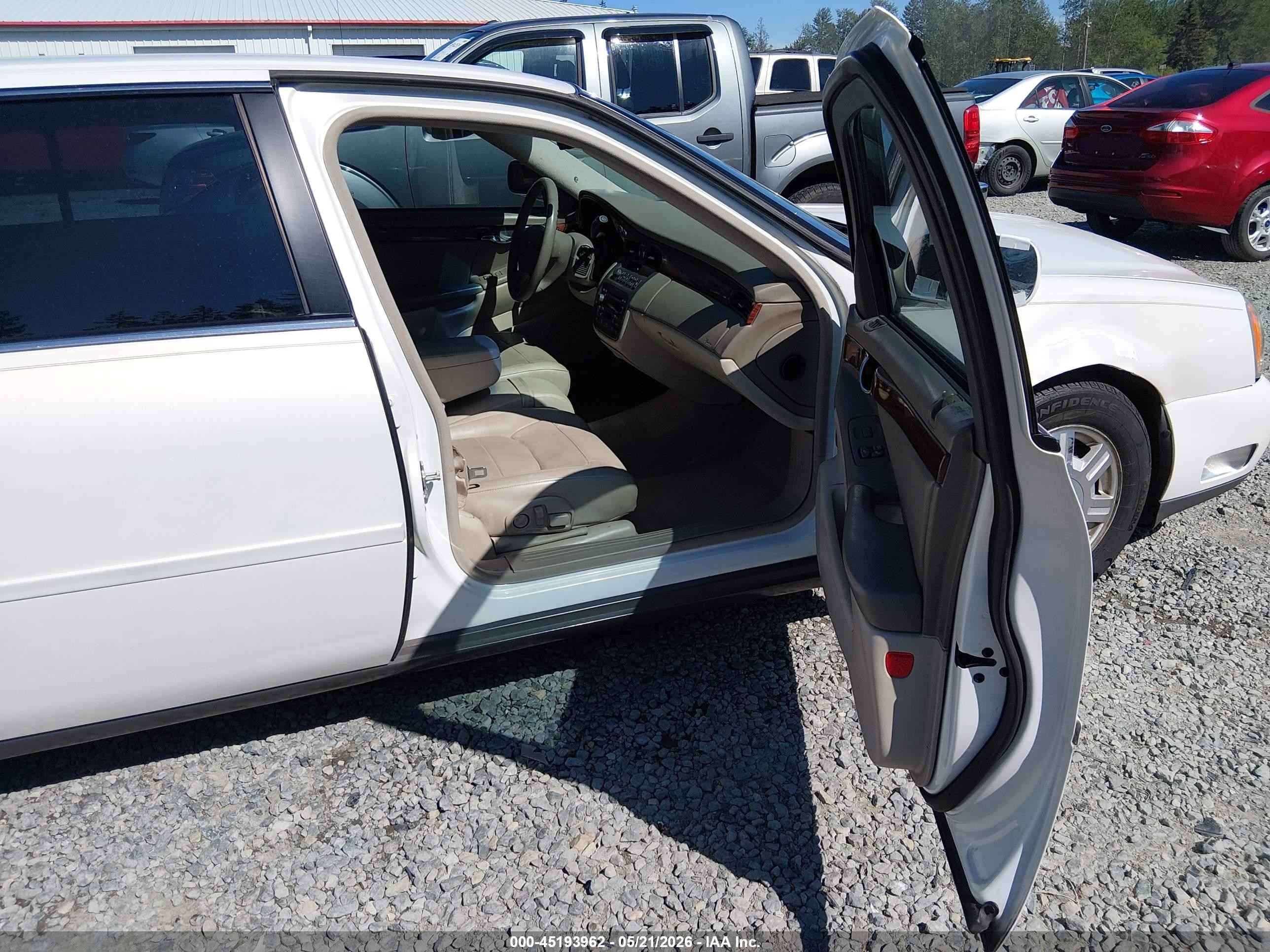 2004 Cadillac Deville Standard White vin: 1G6KD57Y34U255541