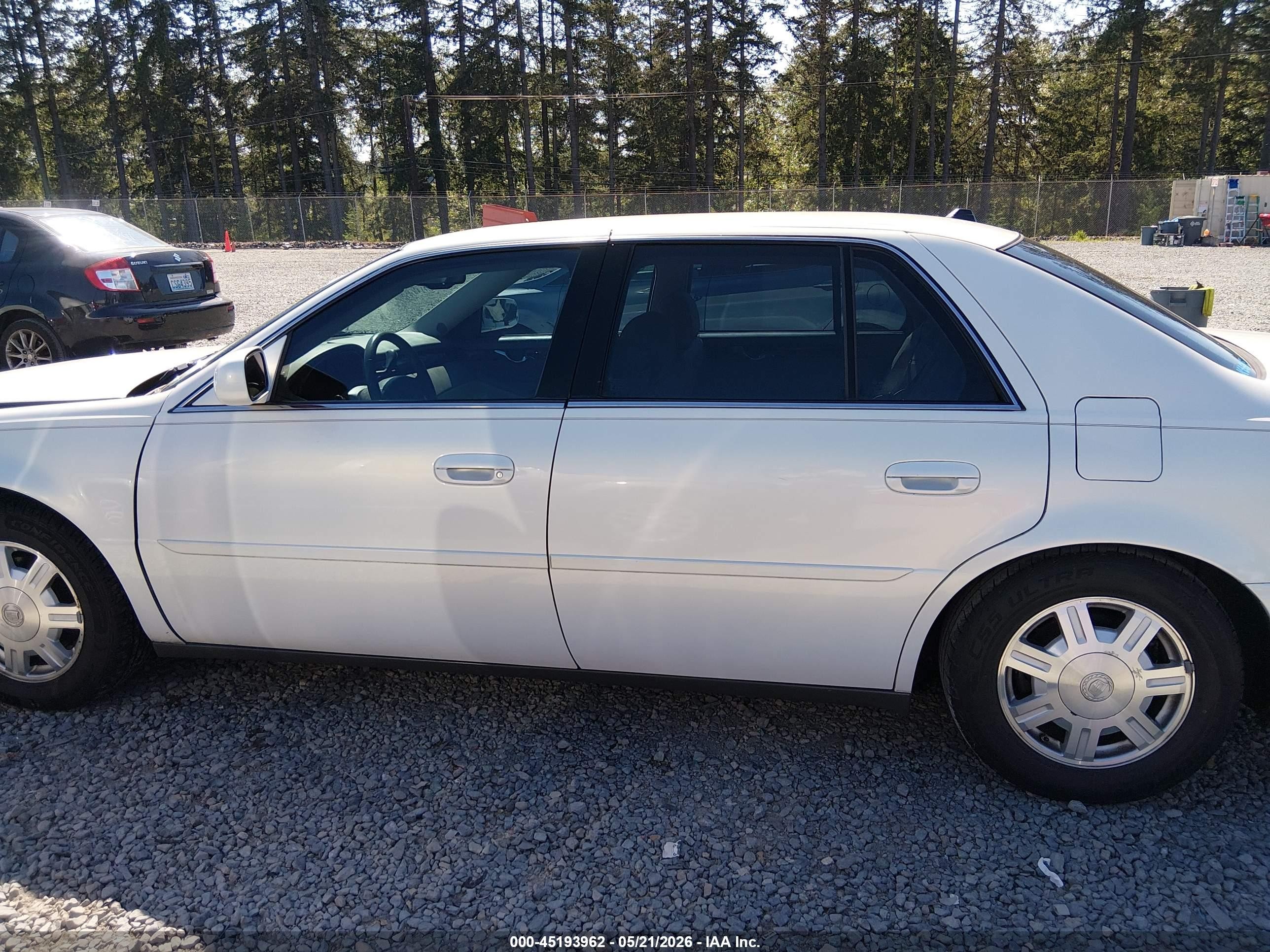 2004 Cadillac Deville Standard White vin: 1G6KD57Y34U255541