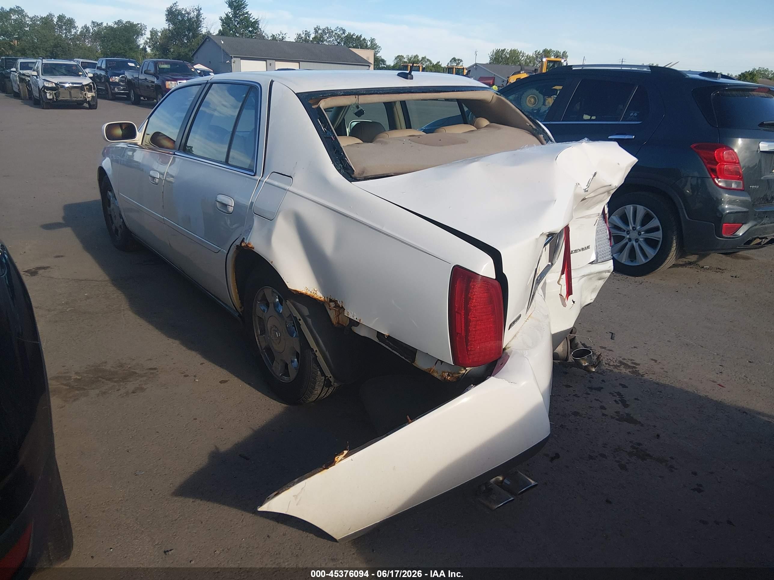 2005 Cadillac Deville   White vin: 1G6KD57Y35U100005