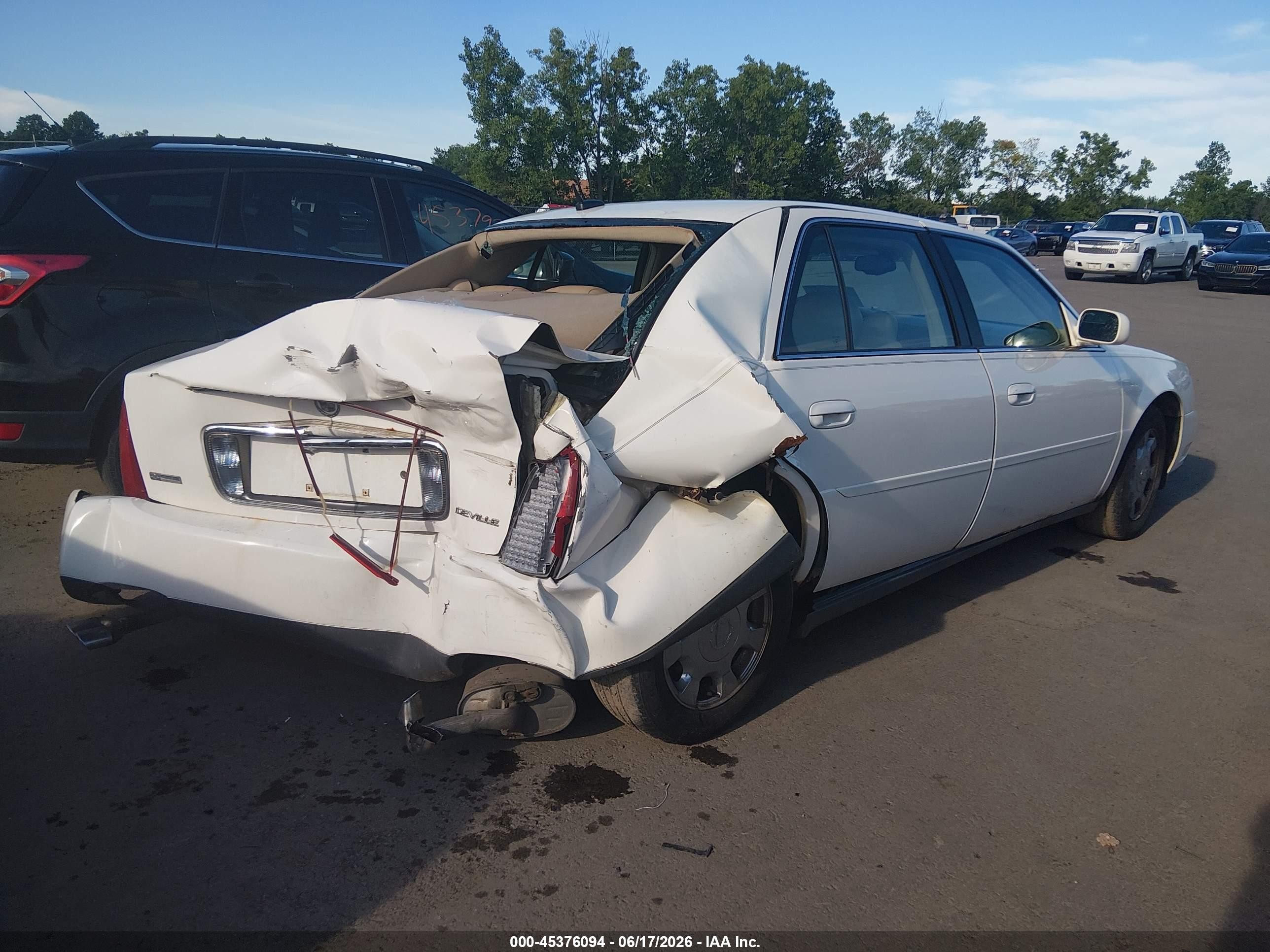 2005 Cadillac Deville   White vin: 1G6KD57Y35U100005