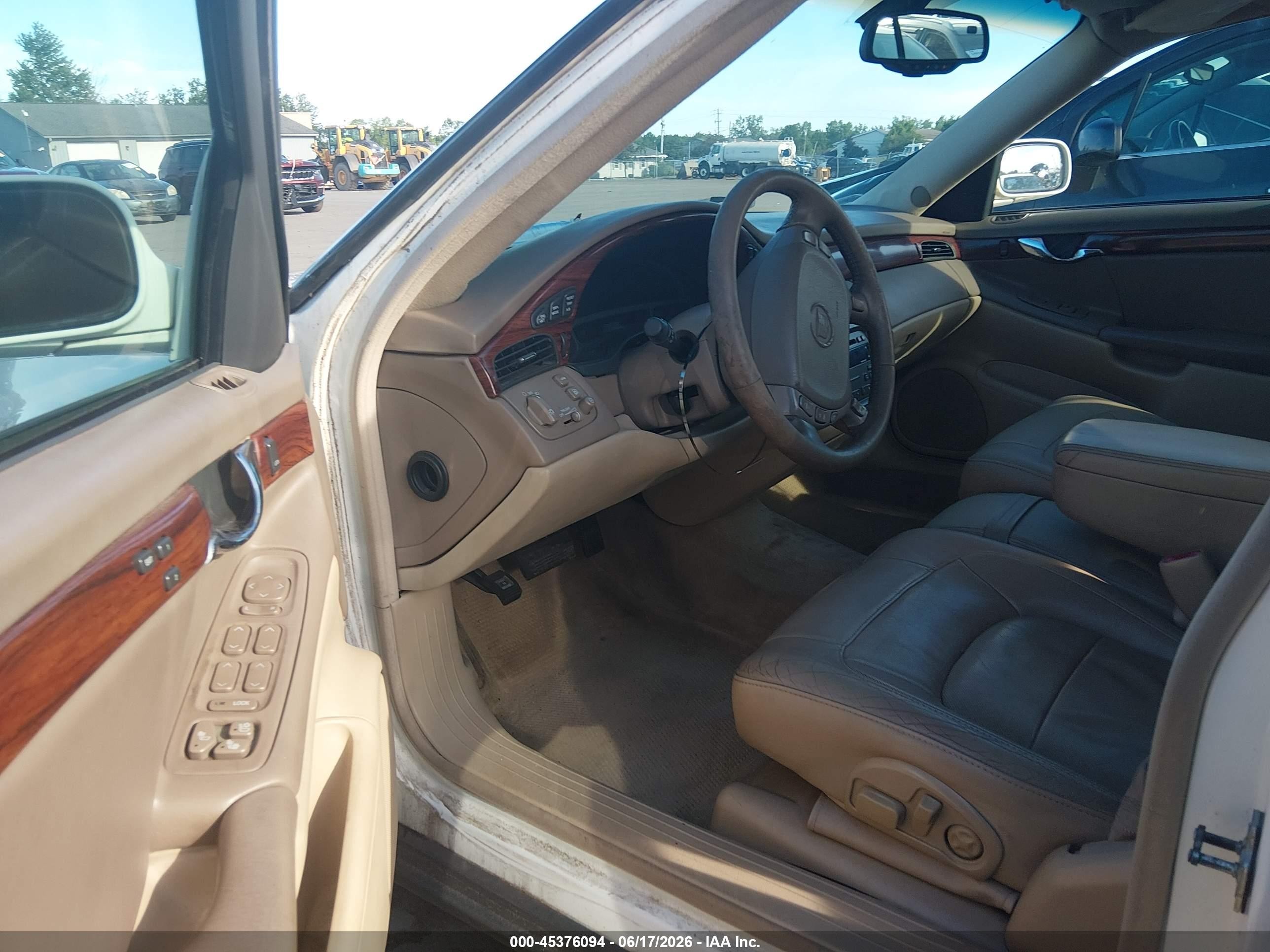 2005 Cadillac Deville   White vin: 1G6KD57Y35U100005