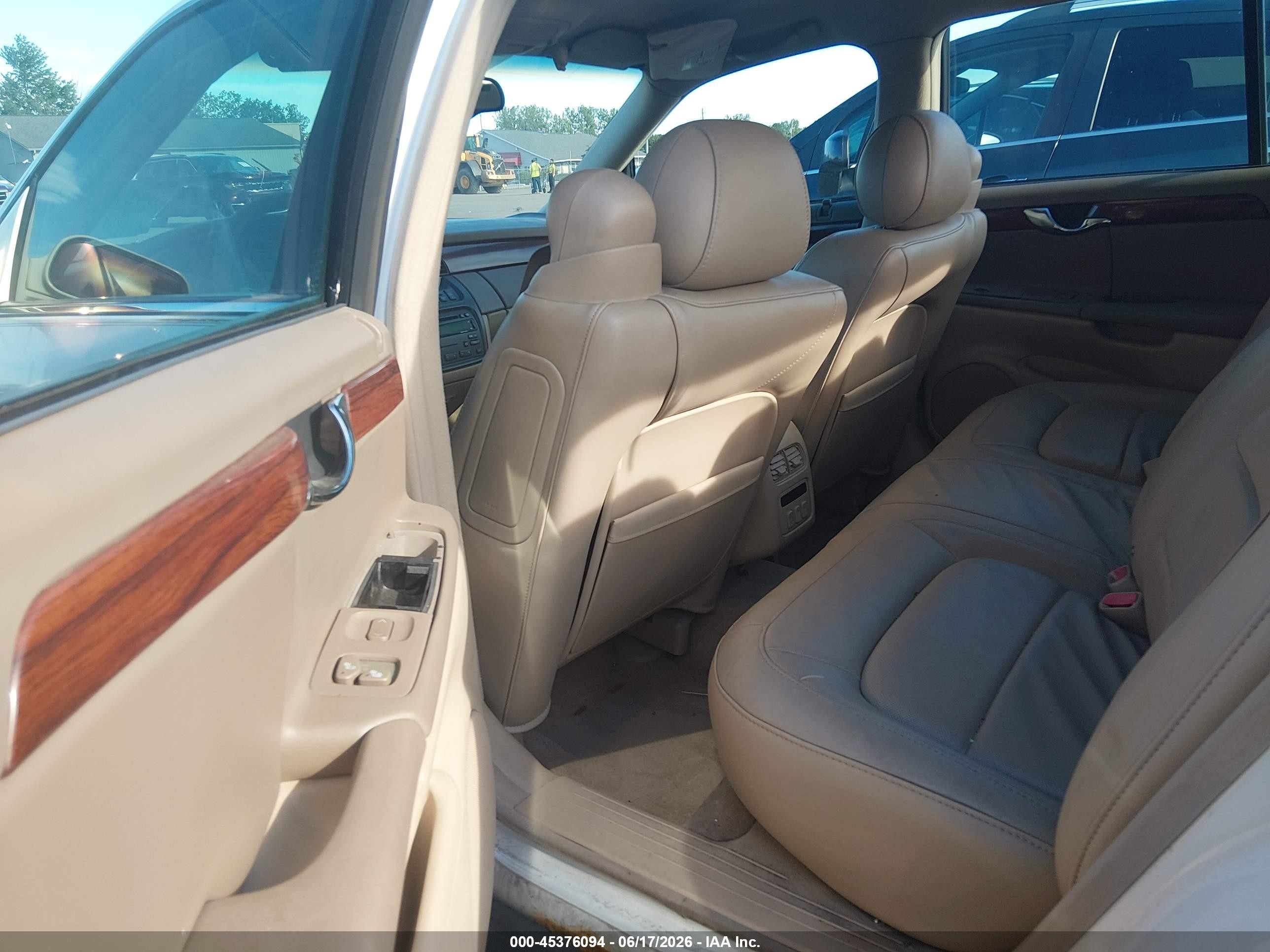2005 Cadillac Deville   White vin: 1G6KD57Y35U100005