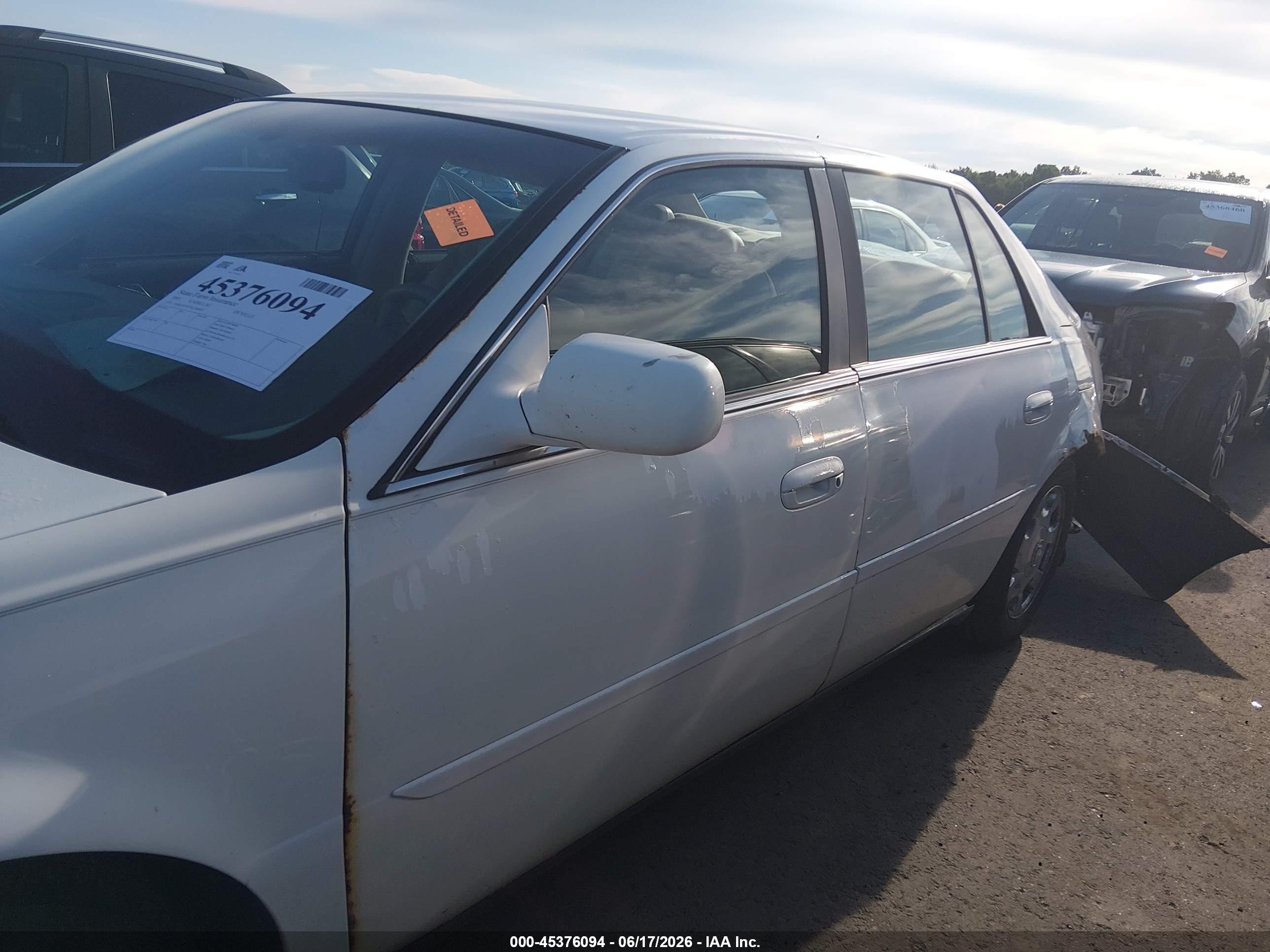 2005 Cadillac Deville   White vin: 1G6KD57Y35U100005