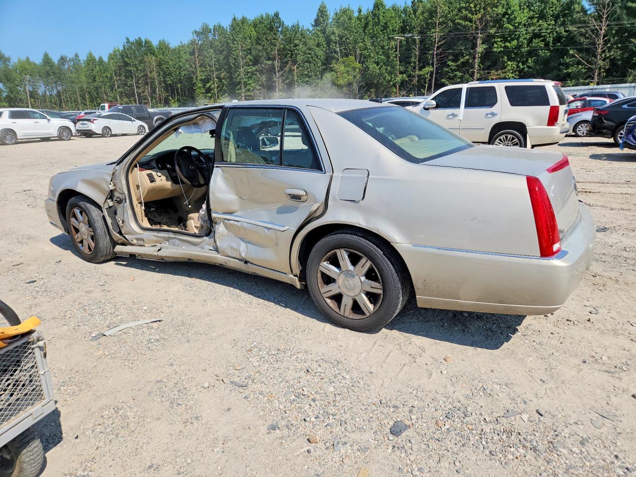2007 Cadillac Dts Beige vin: 1G6KD57Y37U182885