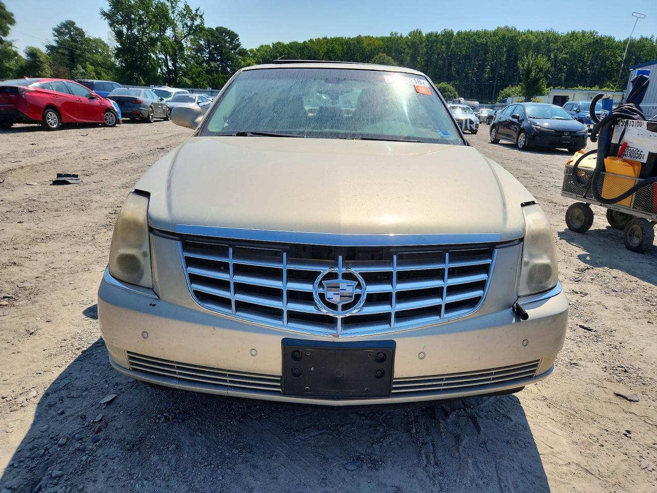 2007 Cadillac Dts Beige vin: 1G6KD57Y37U182885