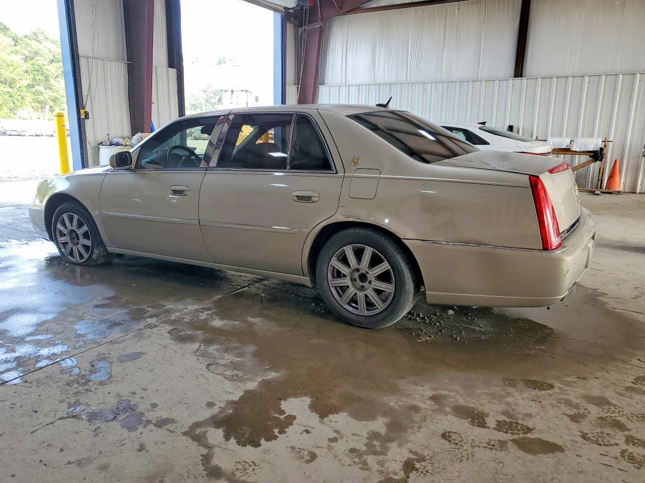 2007 Cadillac Dts Tan vin: 1G6KD57Y37U193871