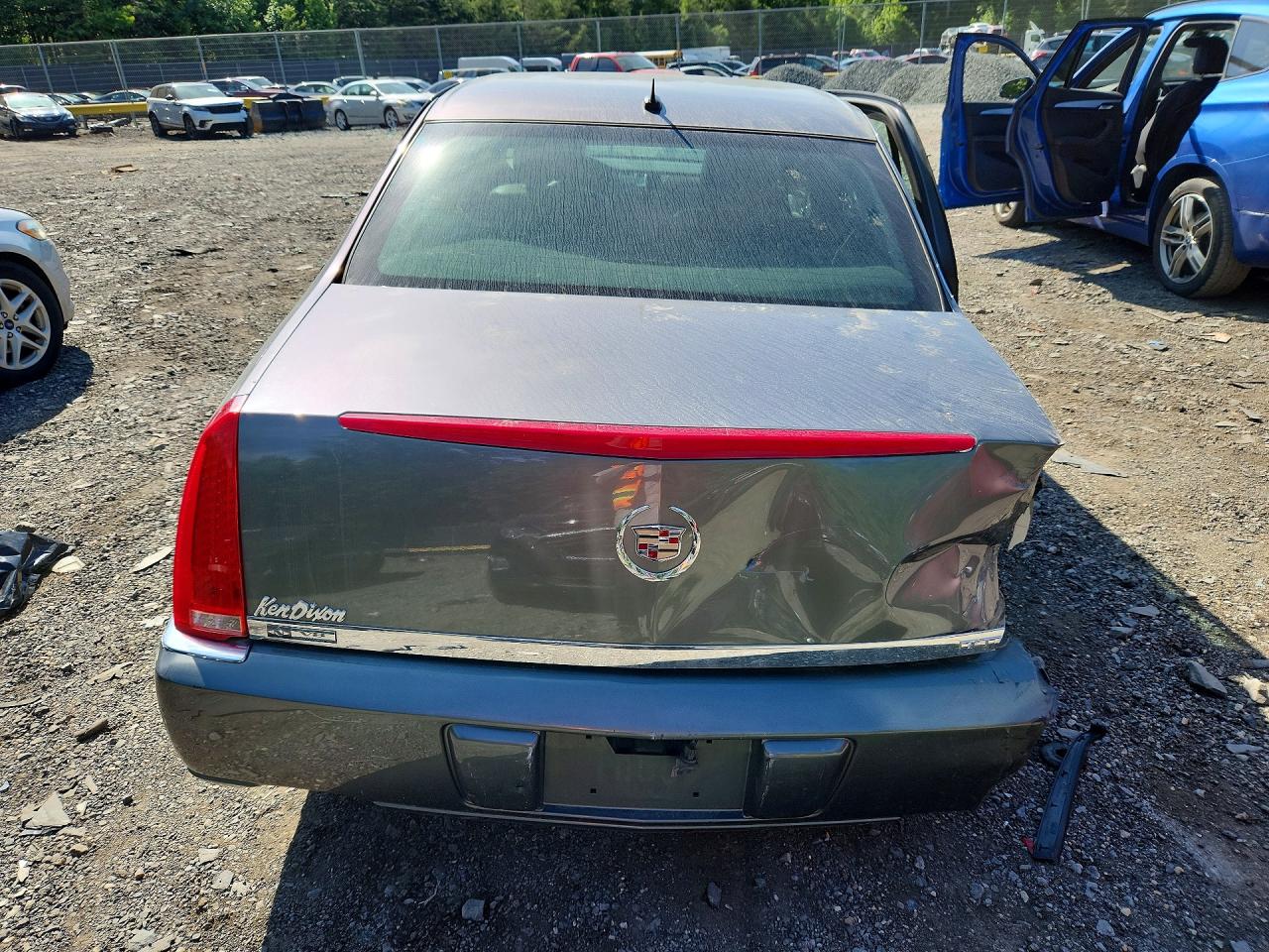 2007 Cadillac Dts Gray vin: 1G6KD57Y37U222365