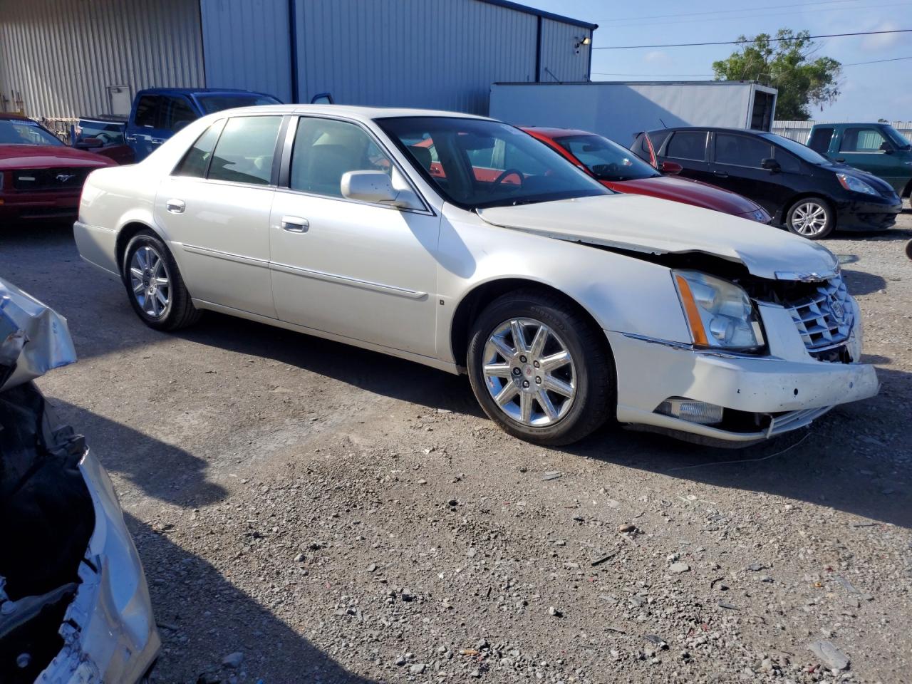 2009 Cadillac Dts Белый vin: 1G6KD57Y39U109101