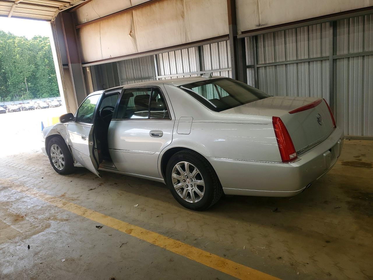 2009 Cadillac Dts Серебряный vin: 1G6KD57Y39U129137